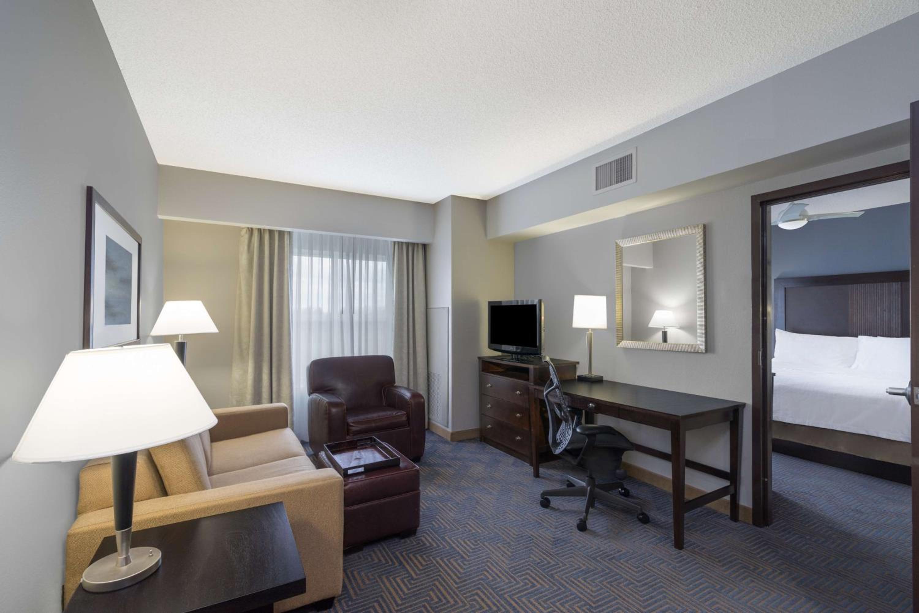 One-Bedroom King Suite - Non-Smoking