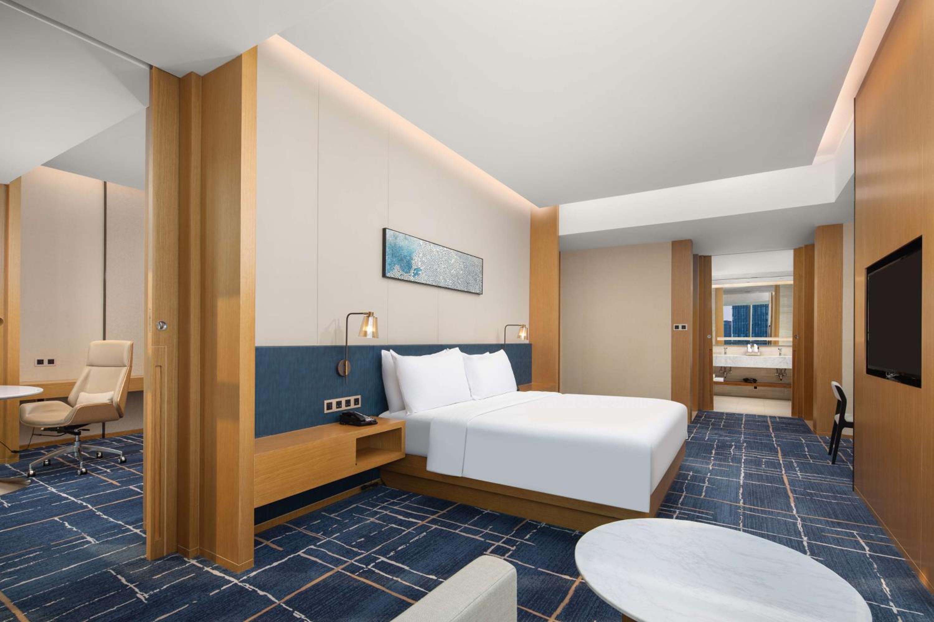 One-Bedroom King Suite