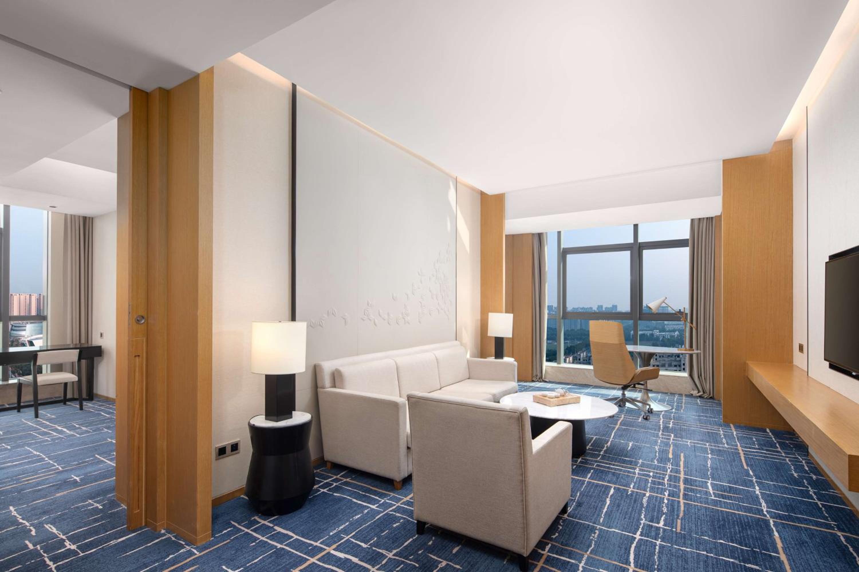 One-Bedroom King Suite