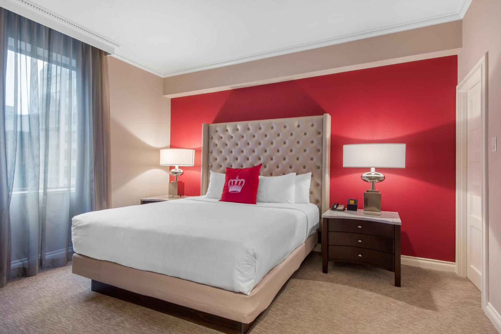 Deluxe Suite - 1 King Bed