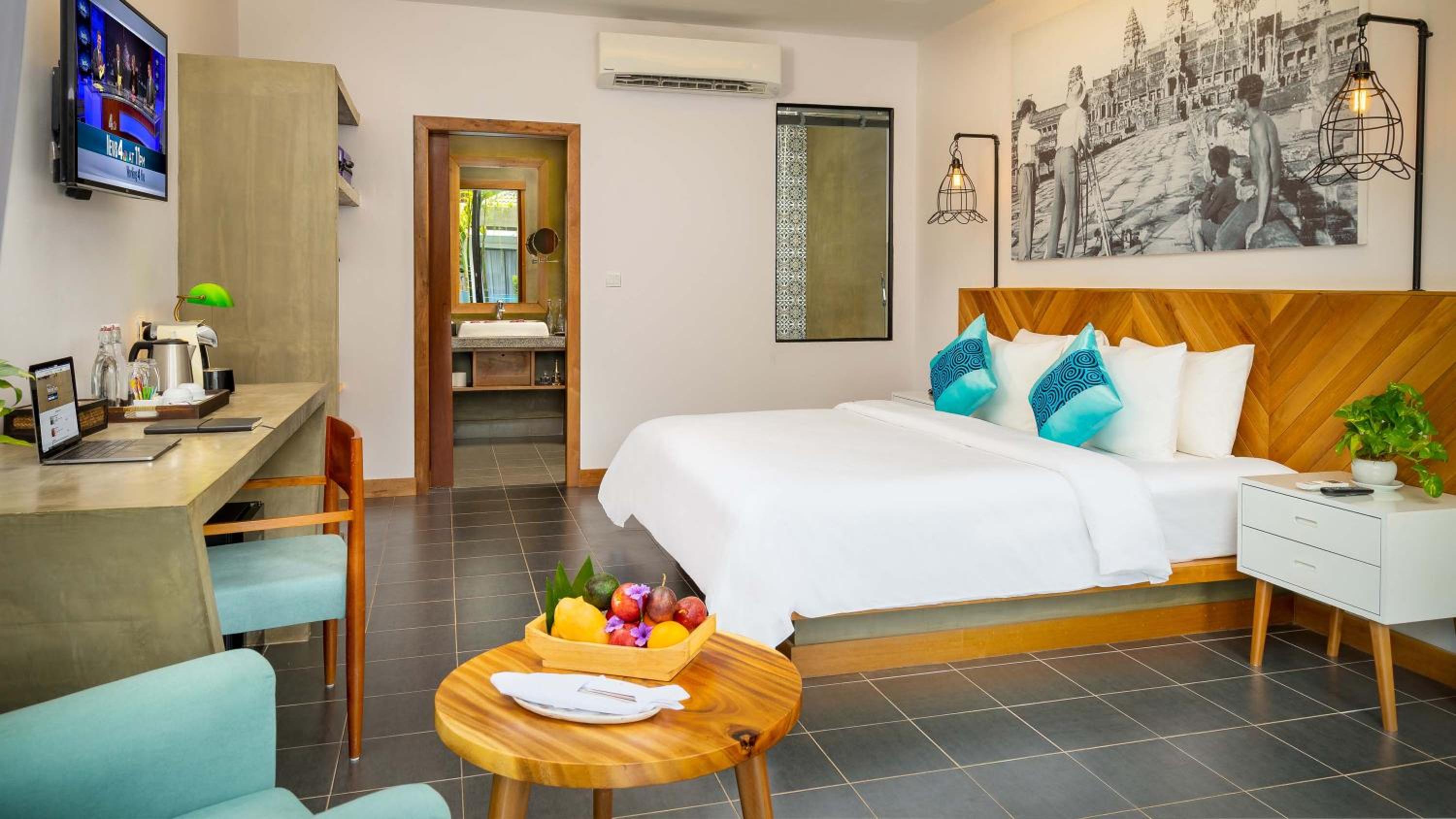 Cabana Suite Pool Access