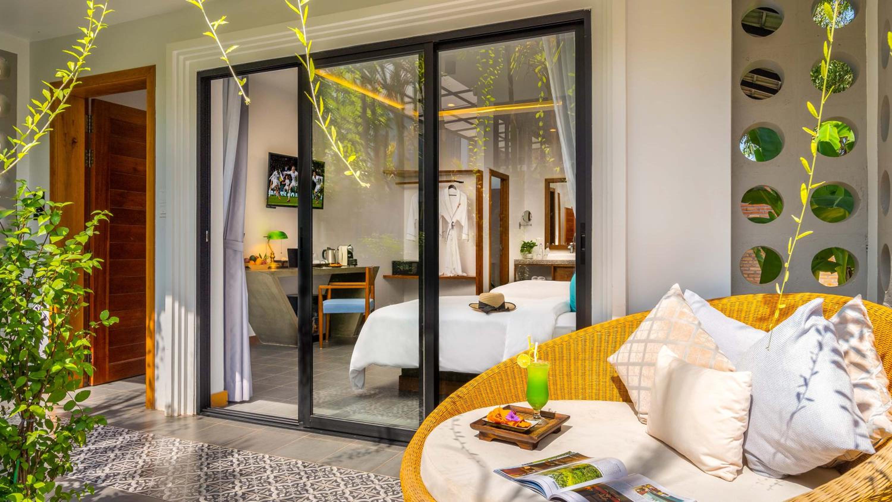 Cabana Suite Pool Access