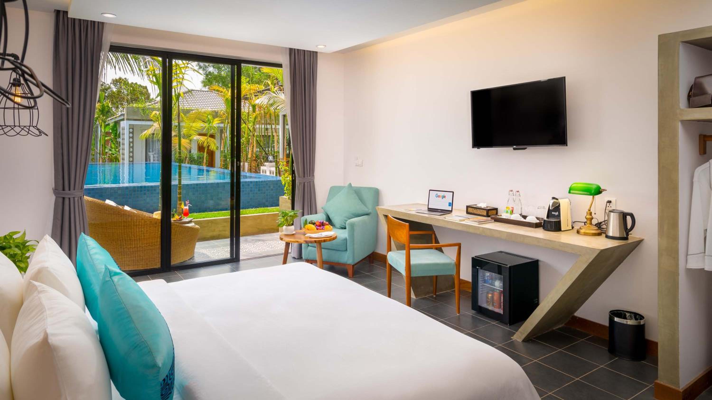 Cabana Suite Pool Access