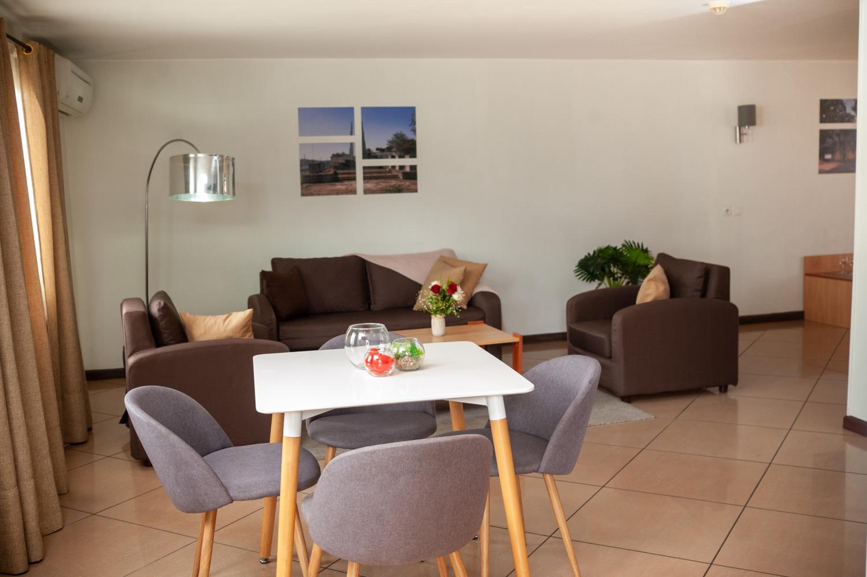 Royal Suite with Club Lounge Access