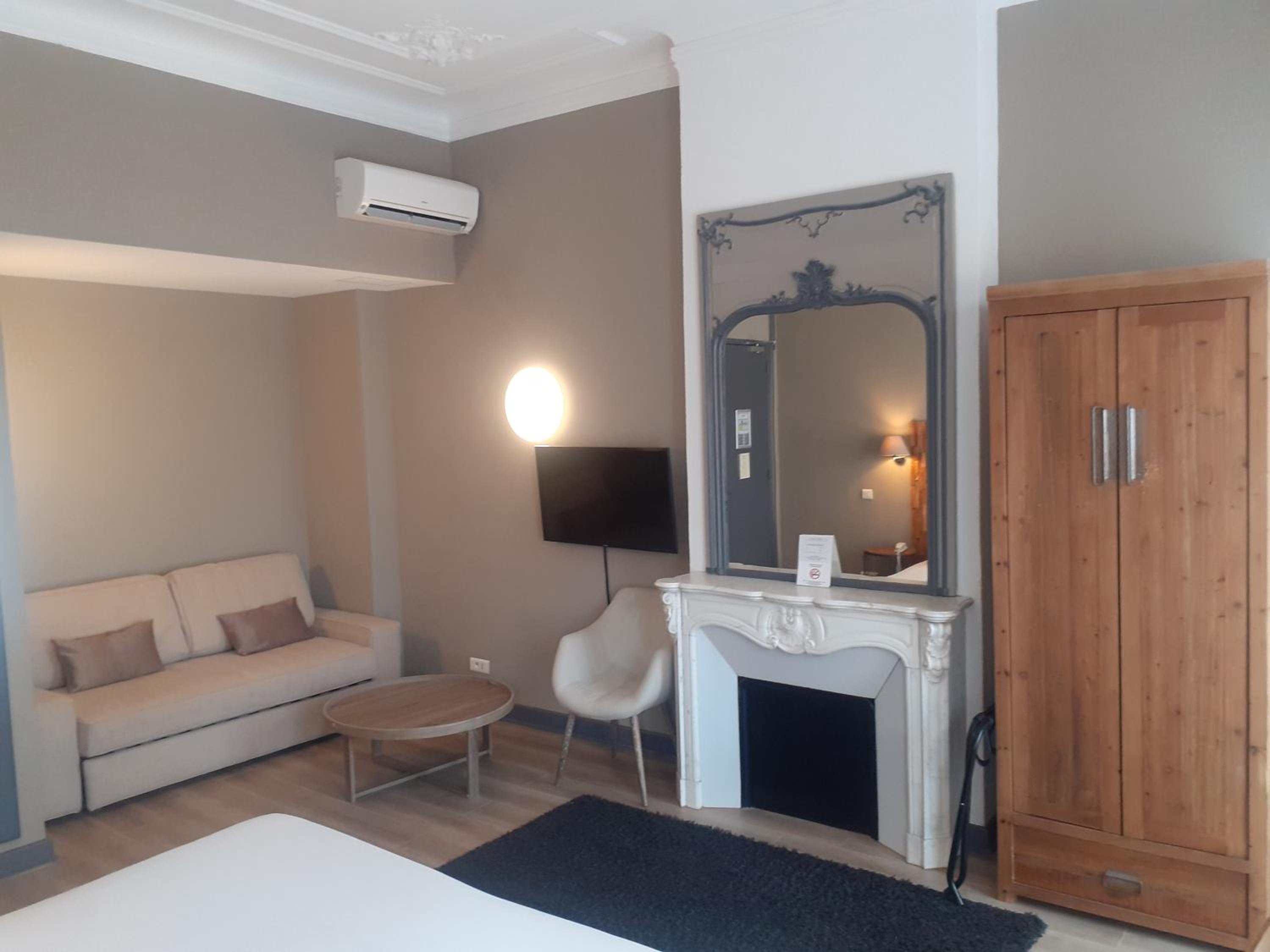 Junior Suite with Balcony