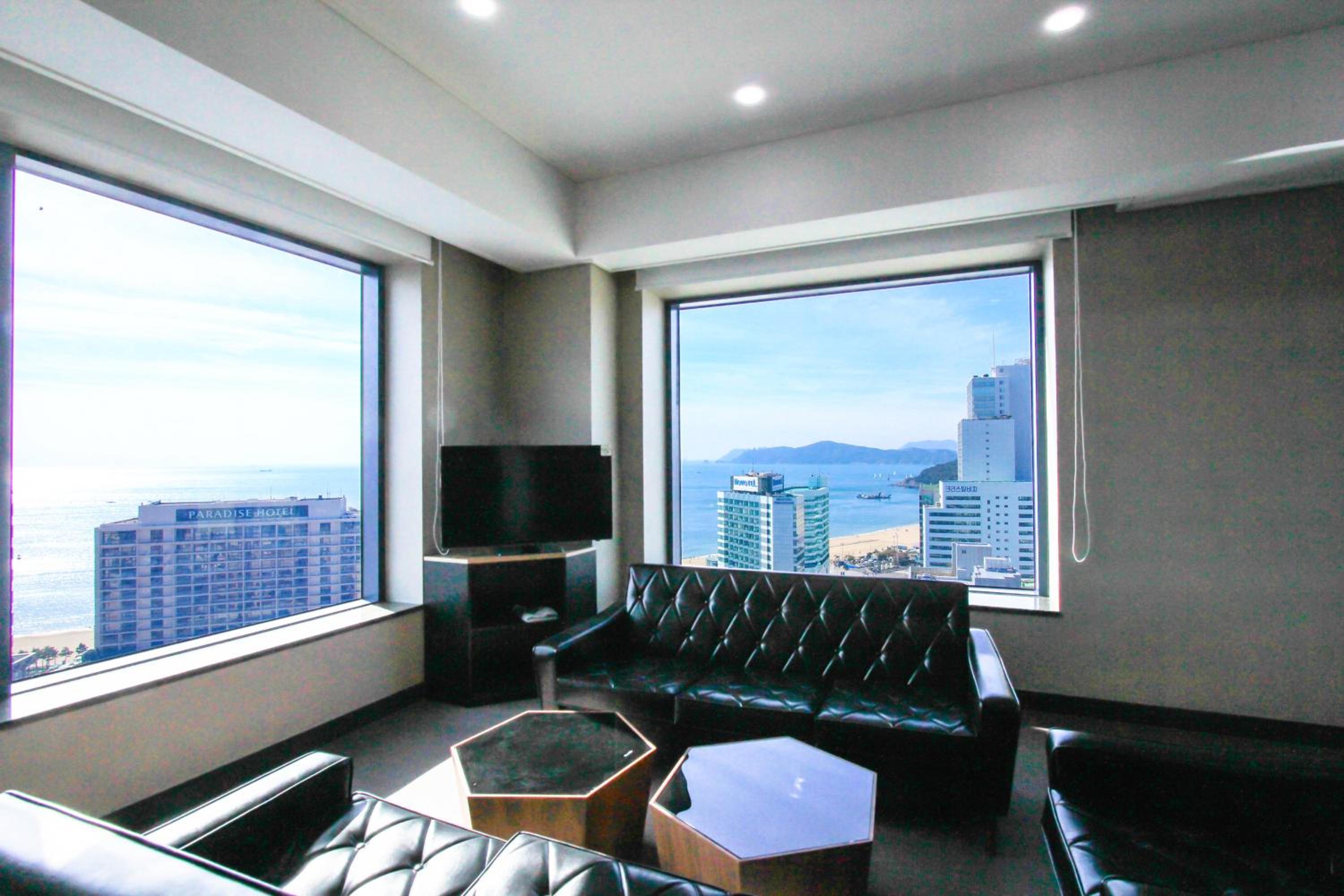 Suite with Ocean View