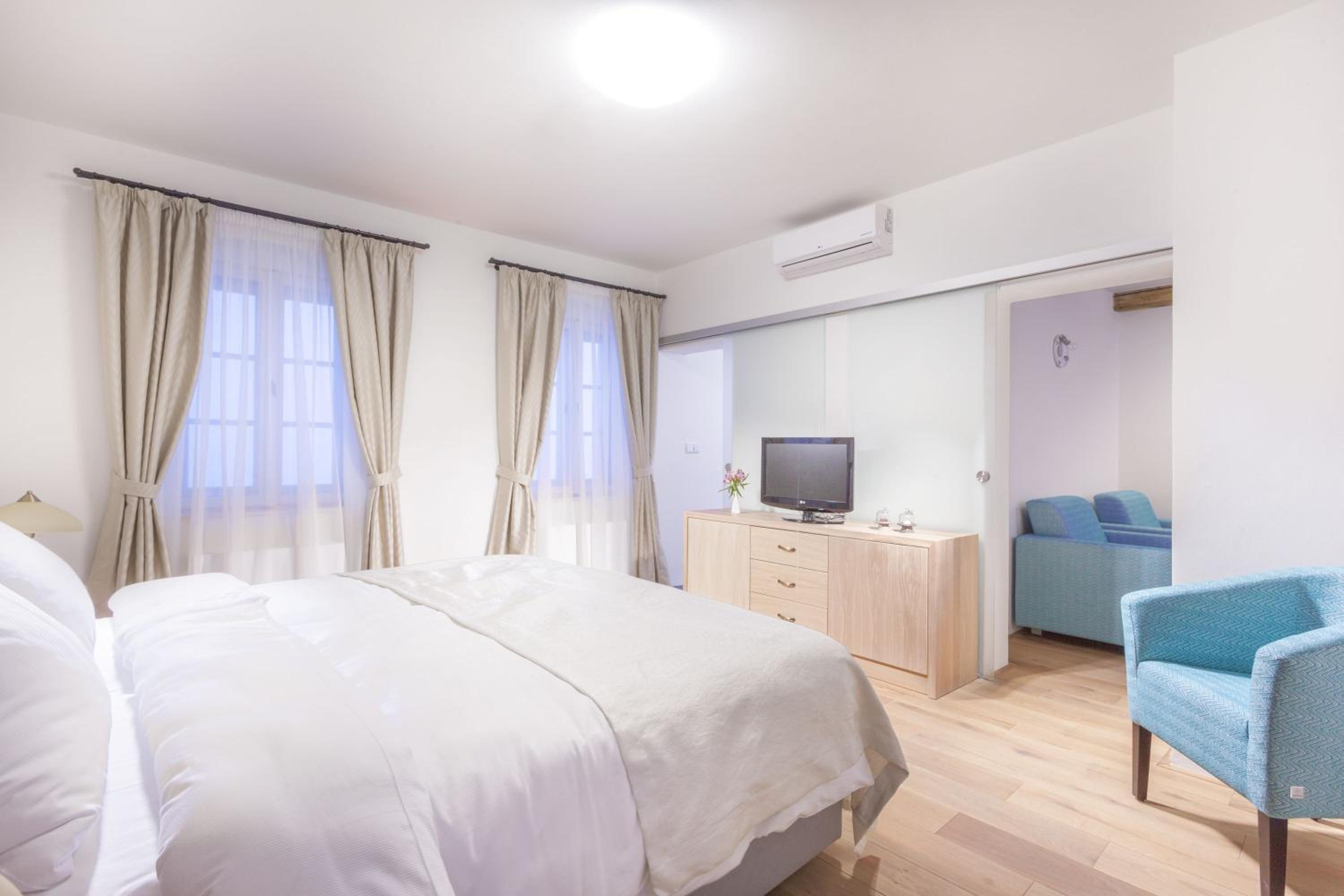 Superior One-Bedroom Suite