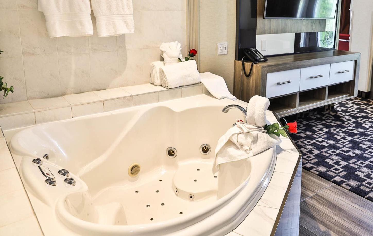 King Suite with Spa Bath