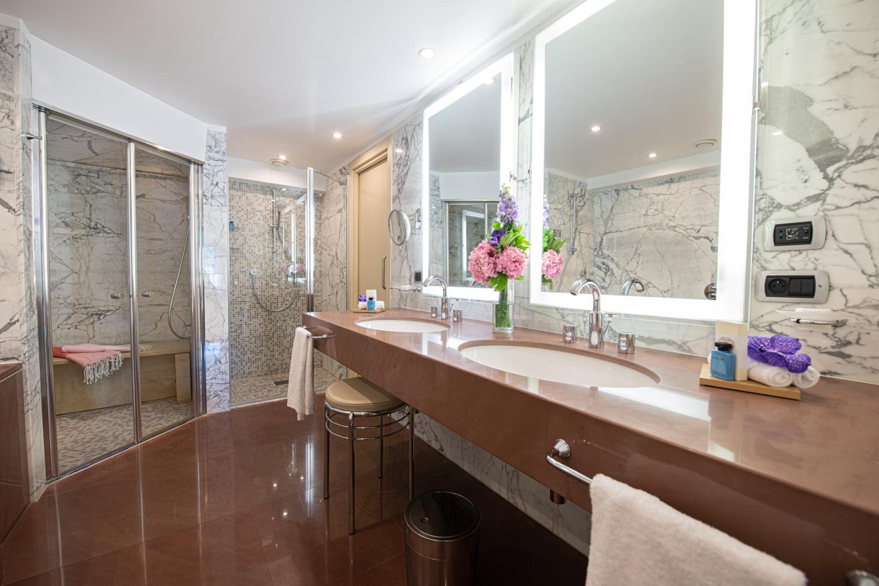 Grand Suite - Harbor view