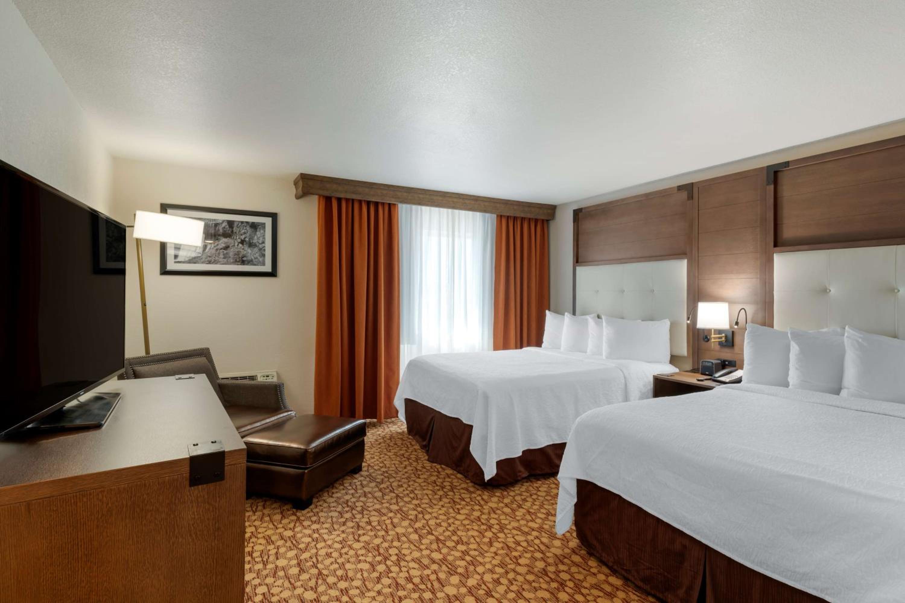 Queen Suite with Two Queen Beds - Non-Smoking