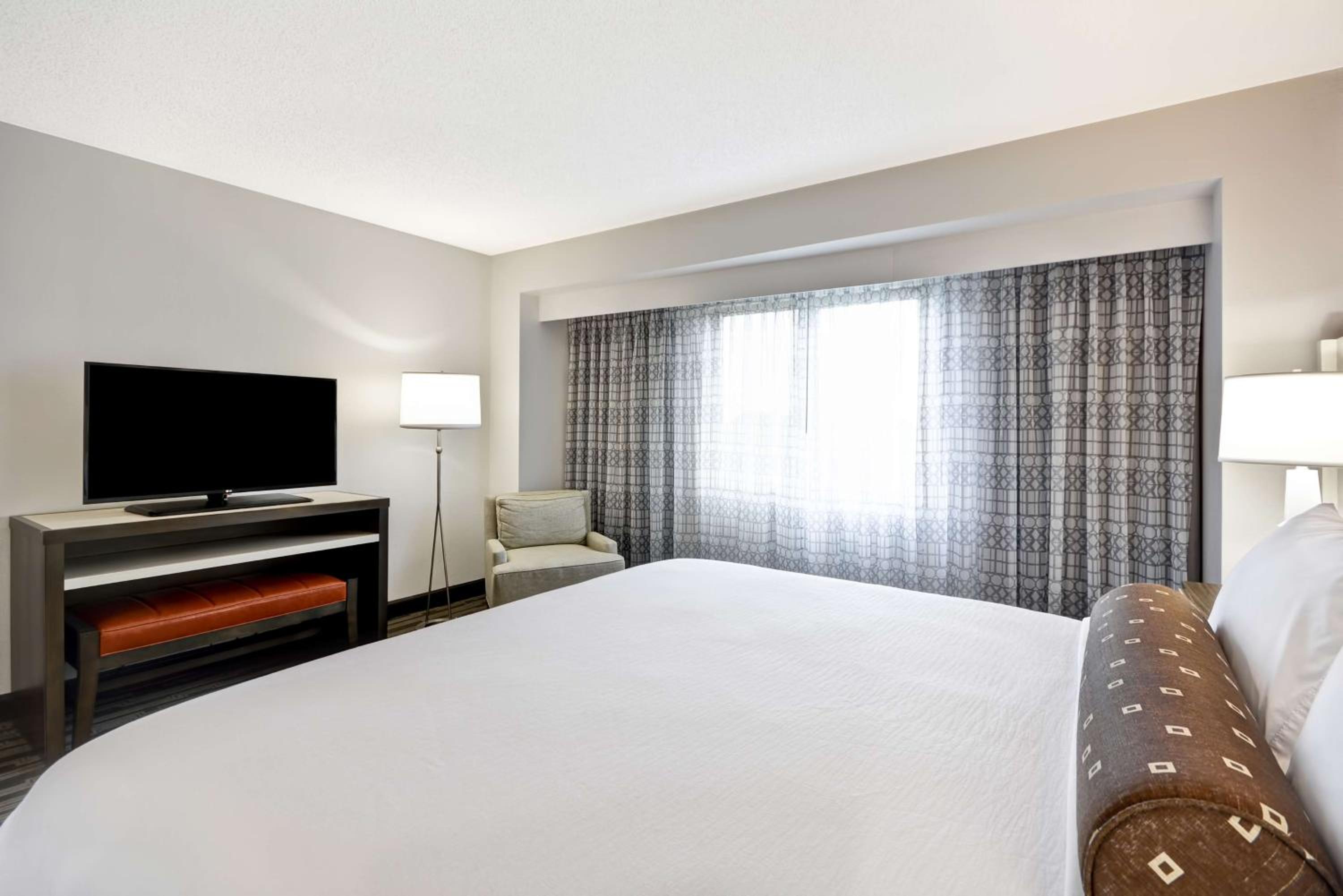 Two-Bedroom Presidential Suite