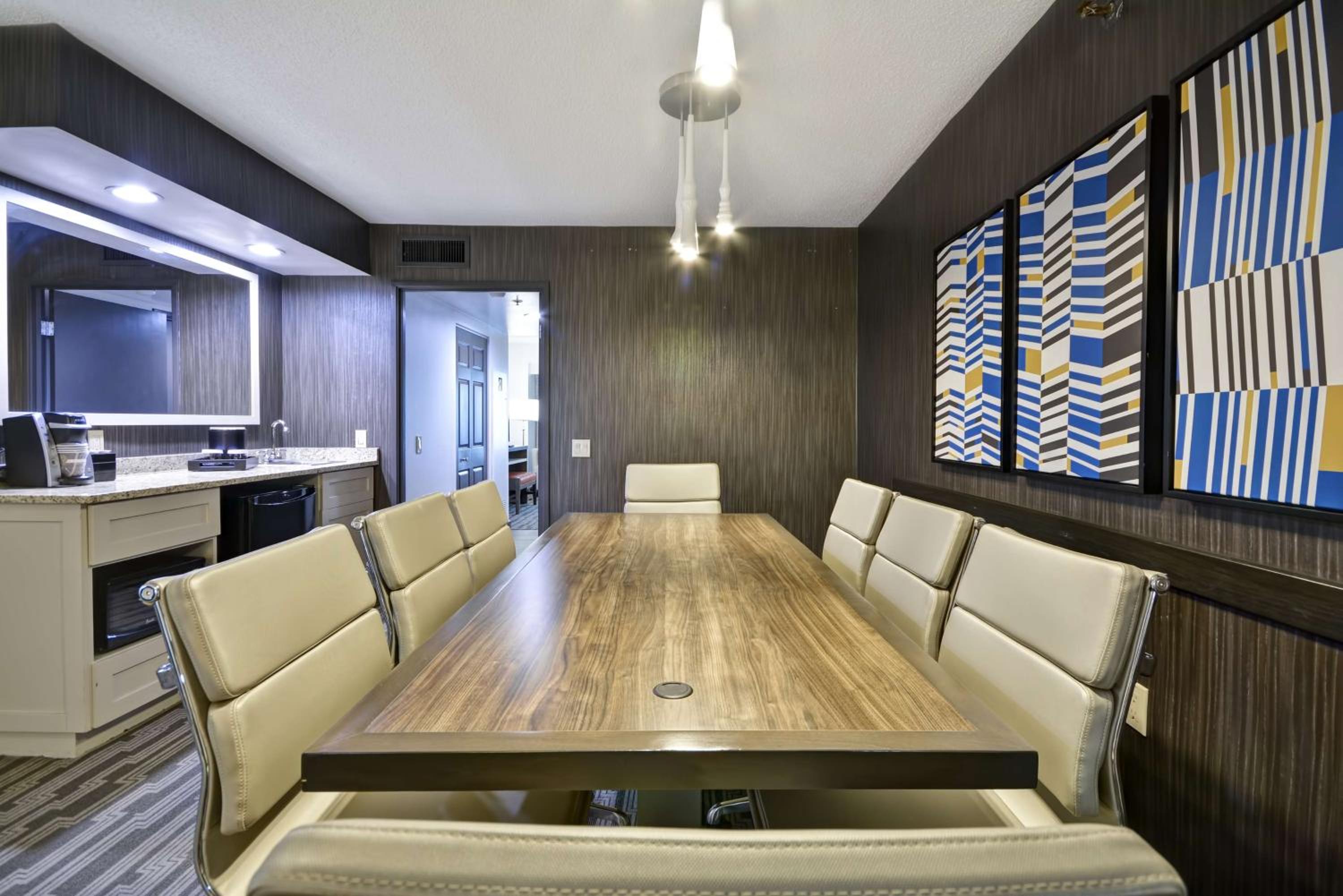 Two-Bedroom Presidential Suite