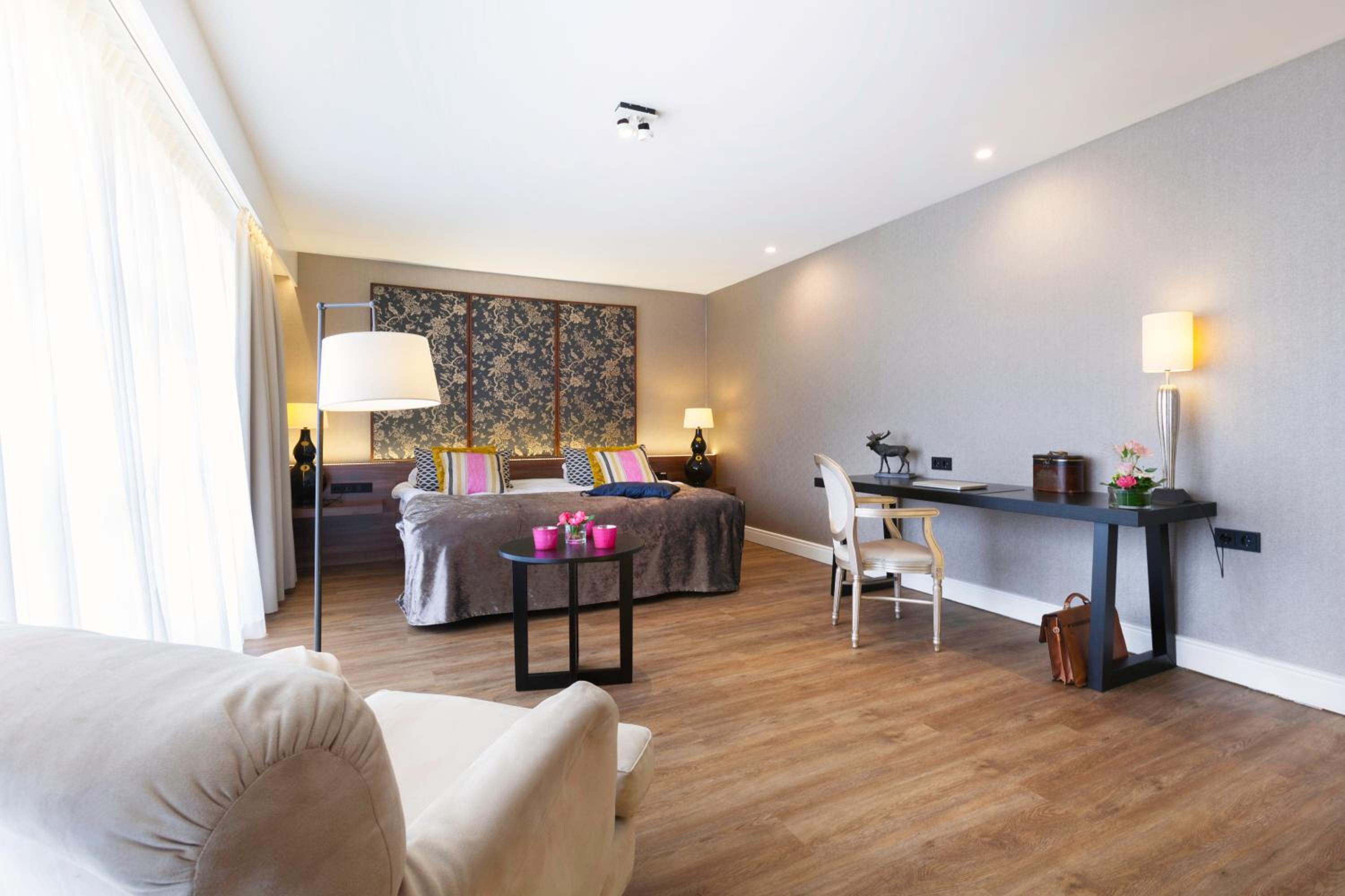 Deluxe King Suite