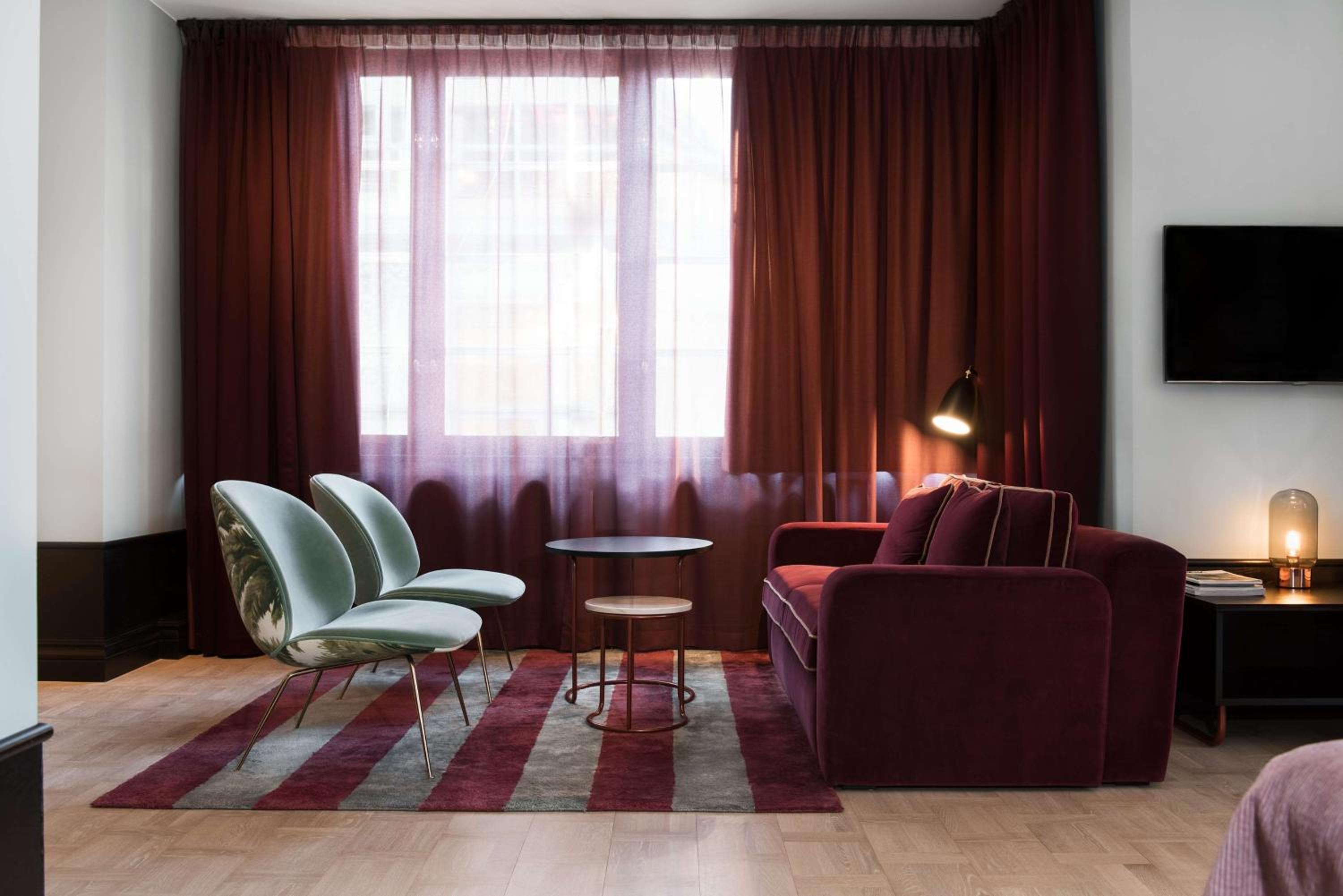 Junior Suite with City View