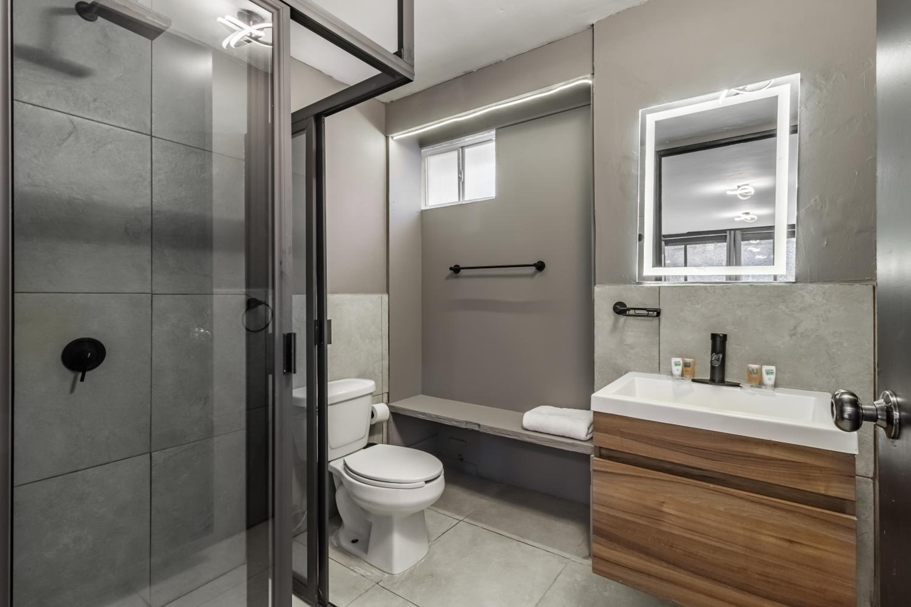 Superior King Suite