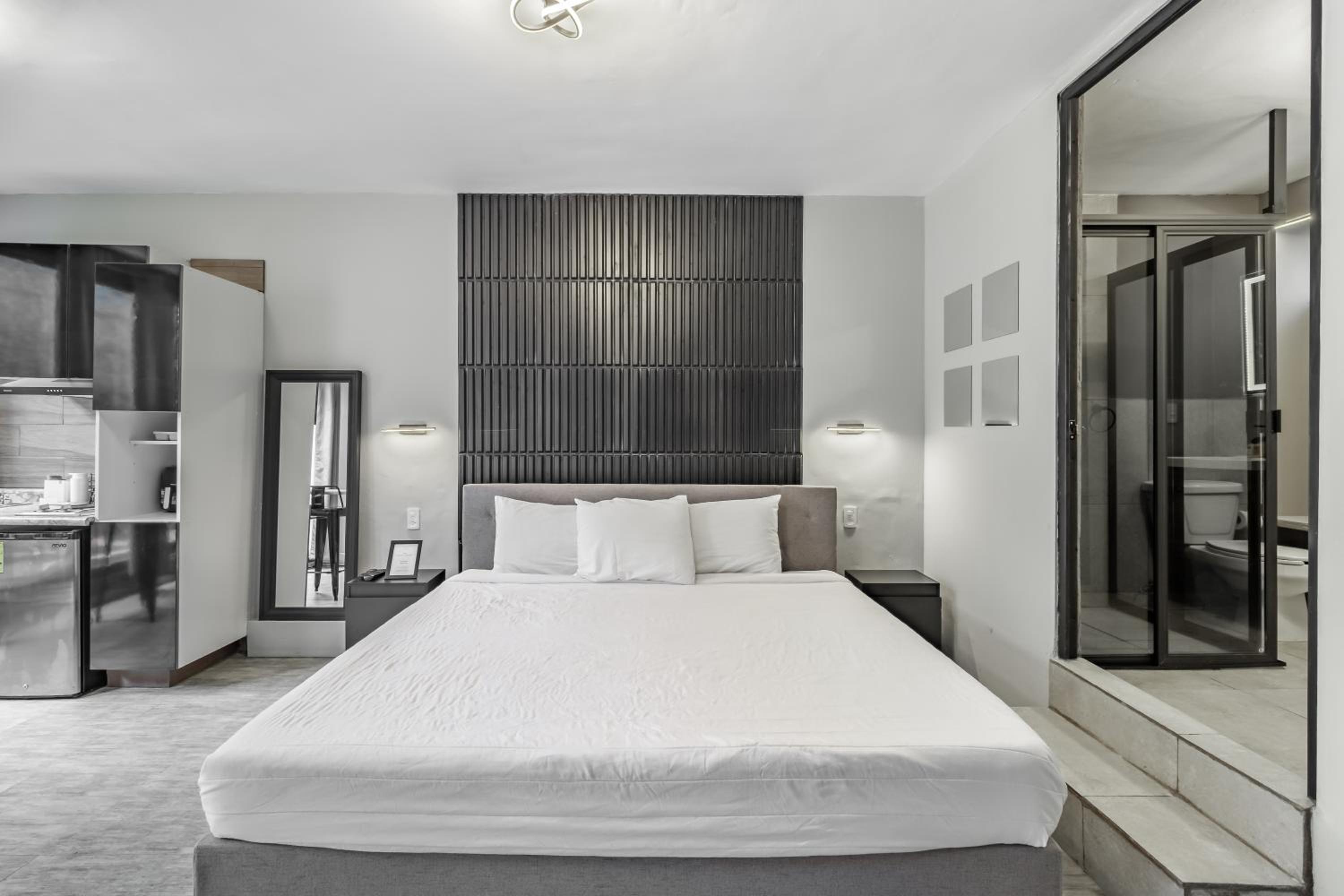 Superior King Suite