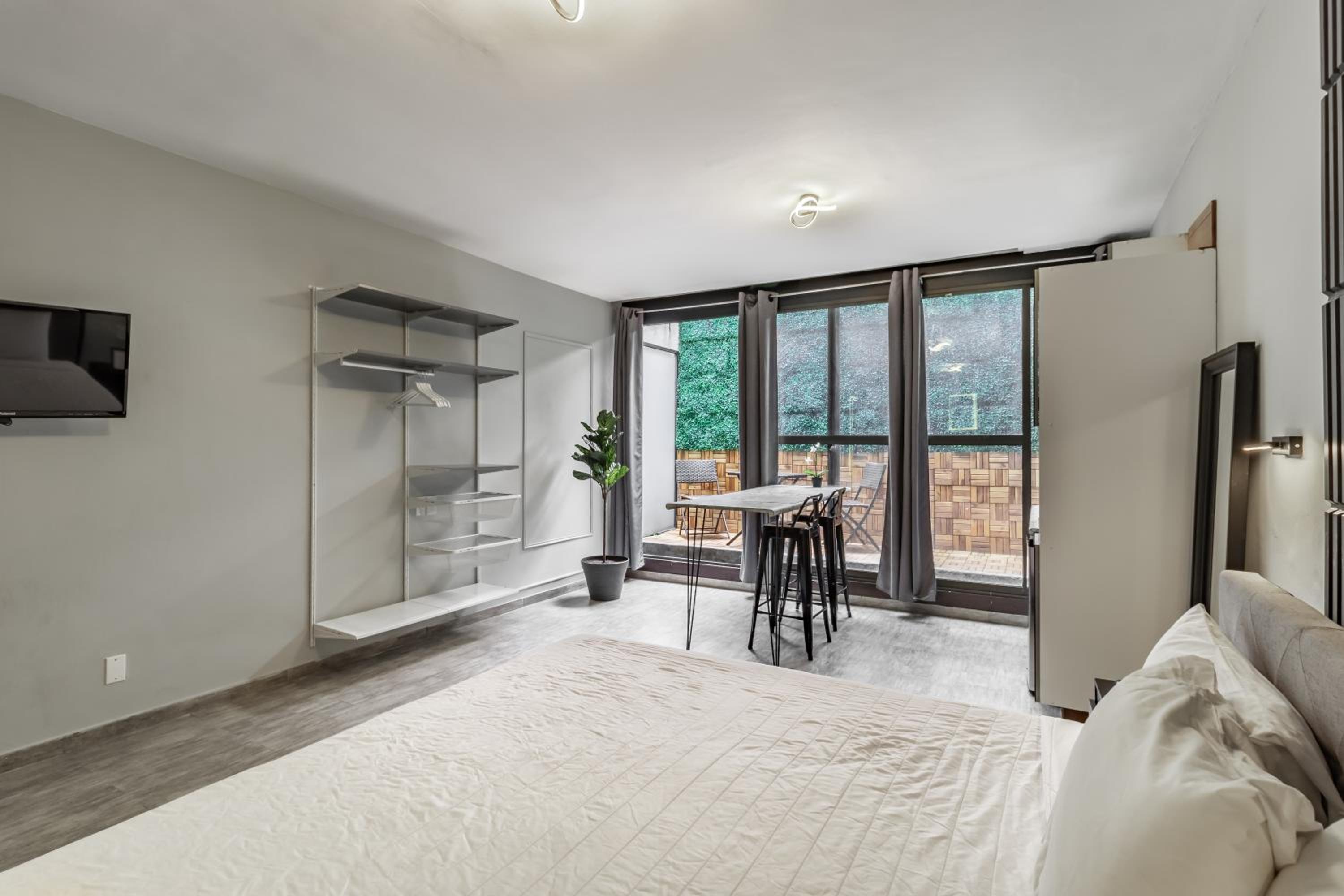 Superior King Suite