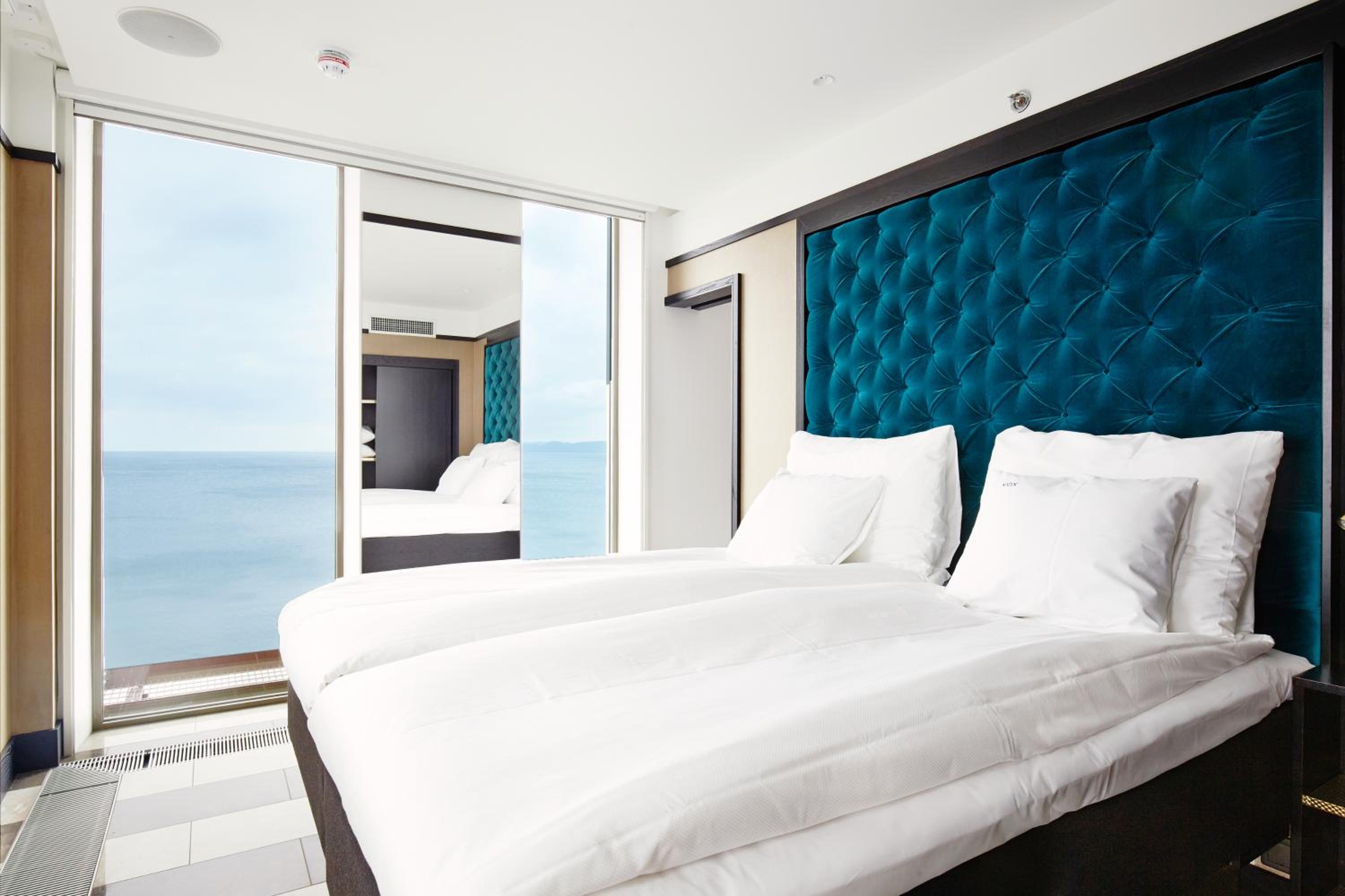 Grand Suite with Lake View