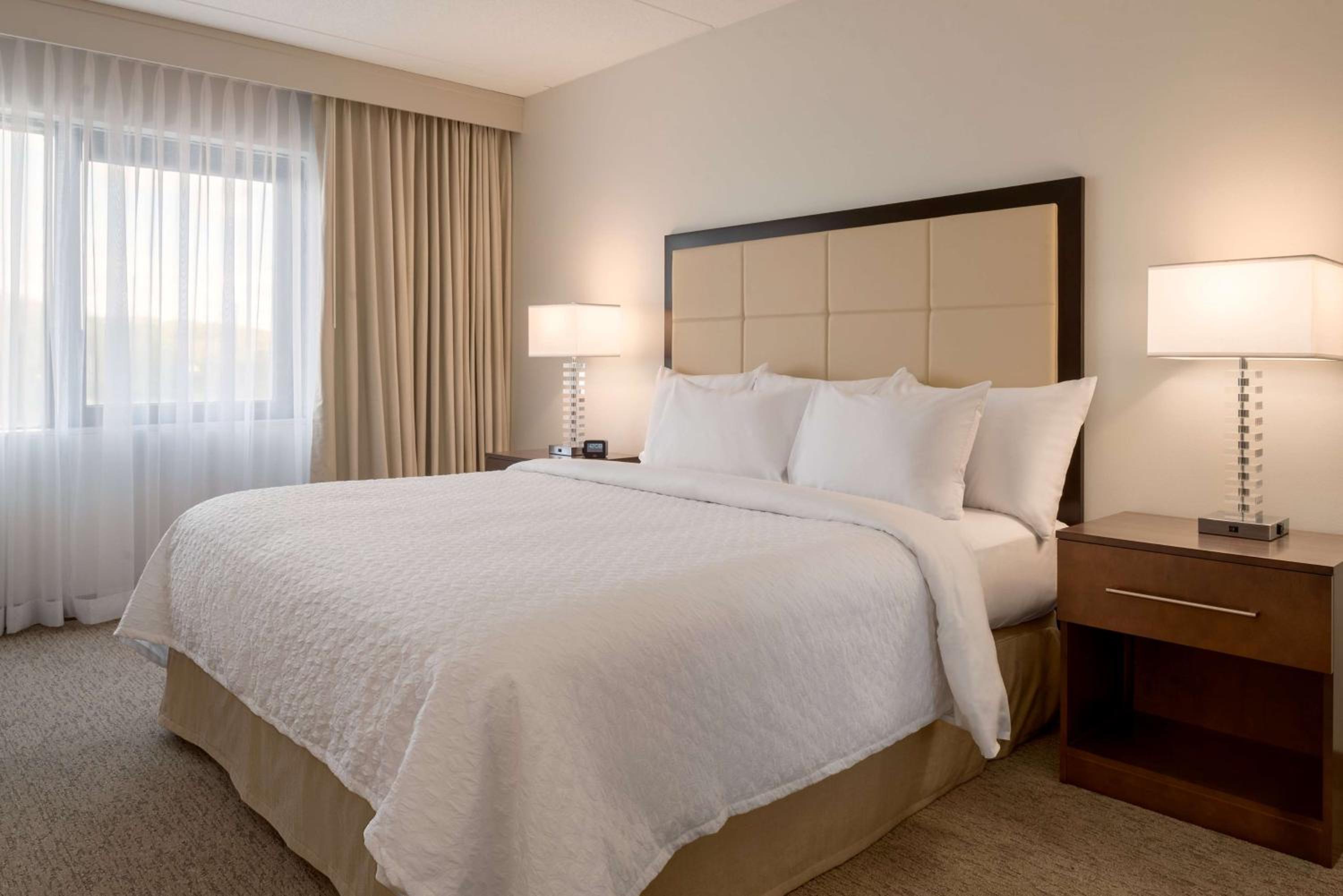 Executive King Suite - Non-Smoking