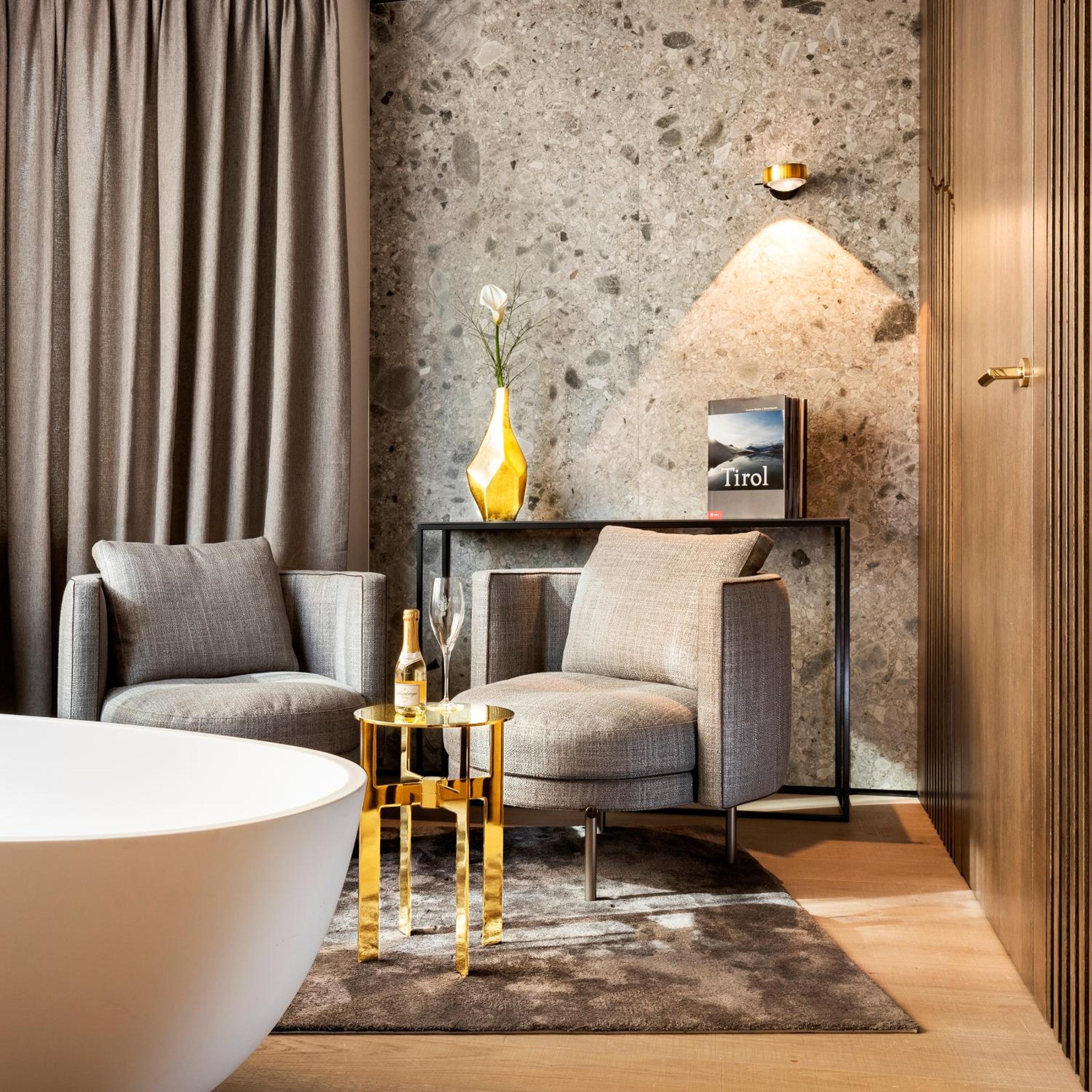 Junior Suite inspired by Golden Roof