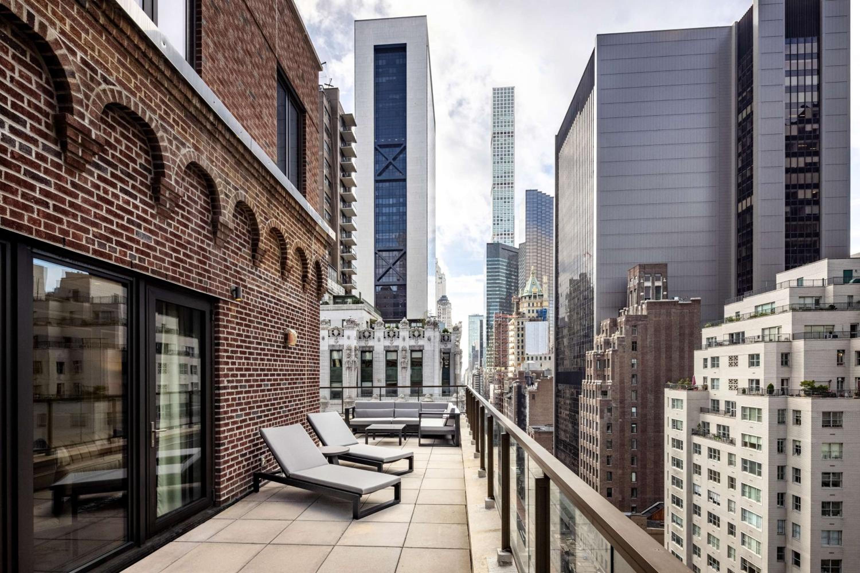 One-Bedroom King Penthouse Suite with Sofa Bed