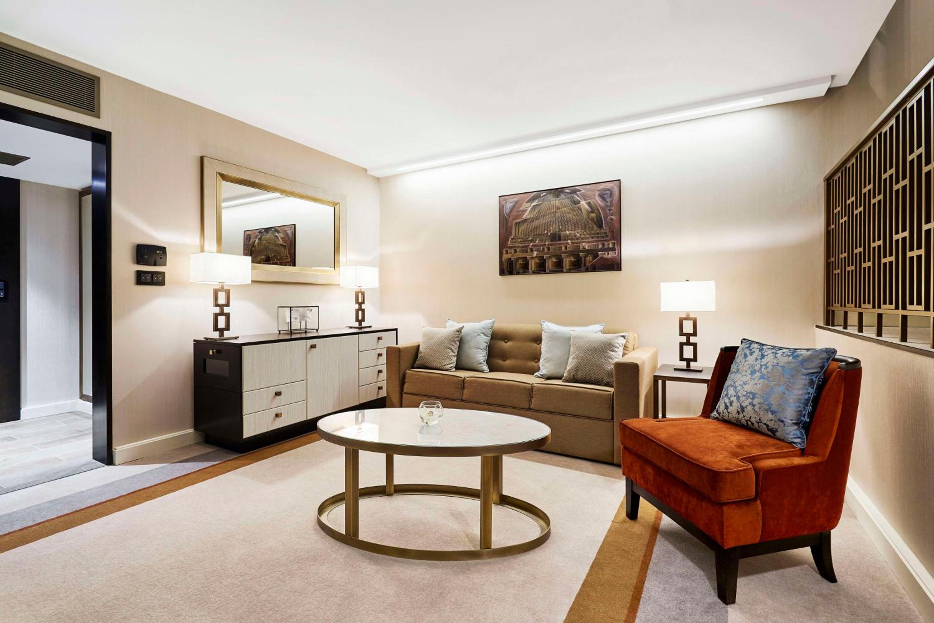 Multi Level King Loft Suite - Street View