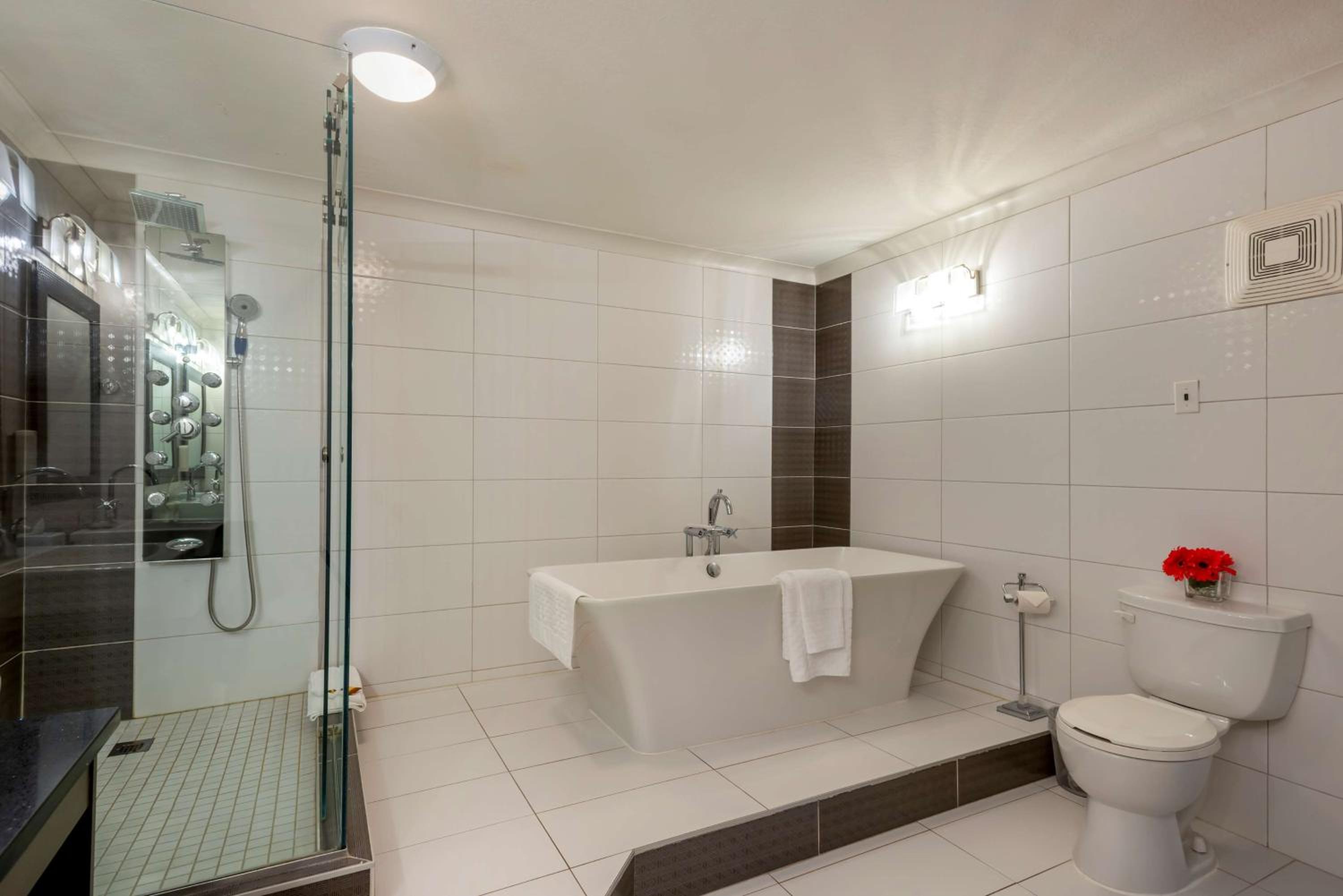 King Suite with Sofa Bed, Spa Bath and Living Room - Non-Smoking