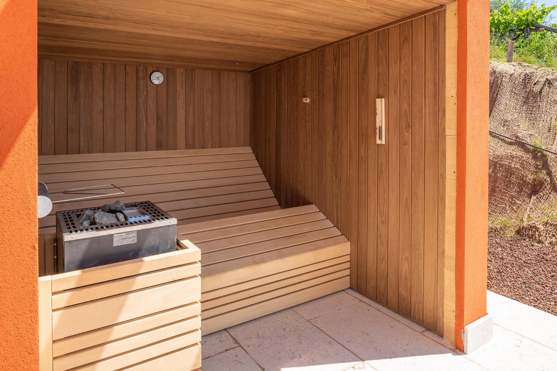 Suite with Sauna and Infinity Pool