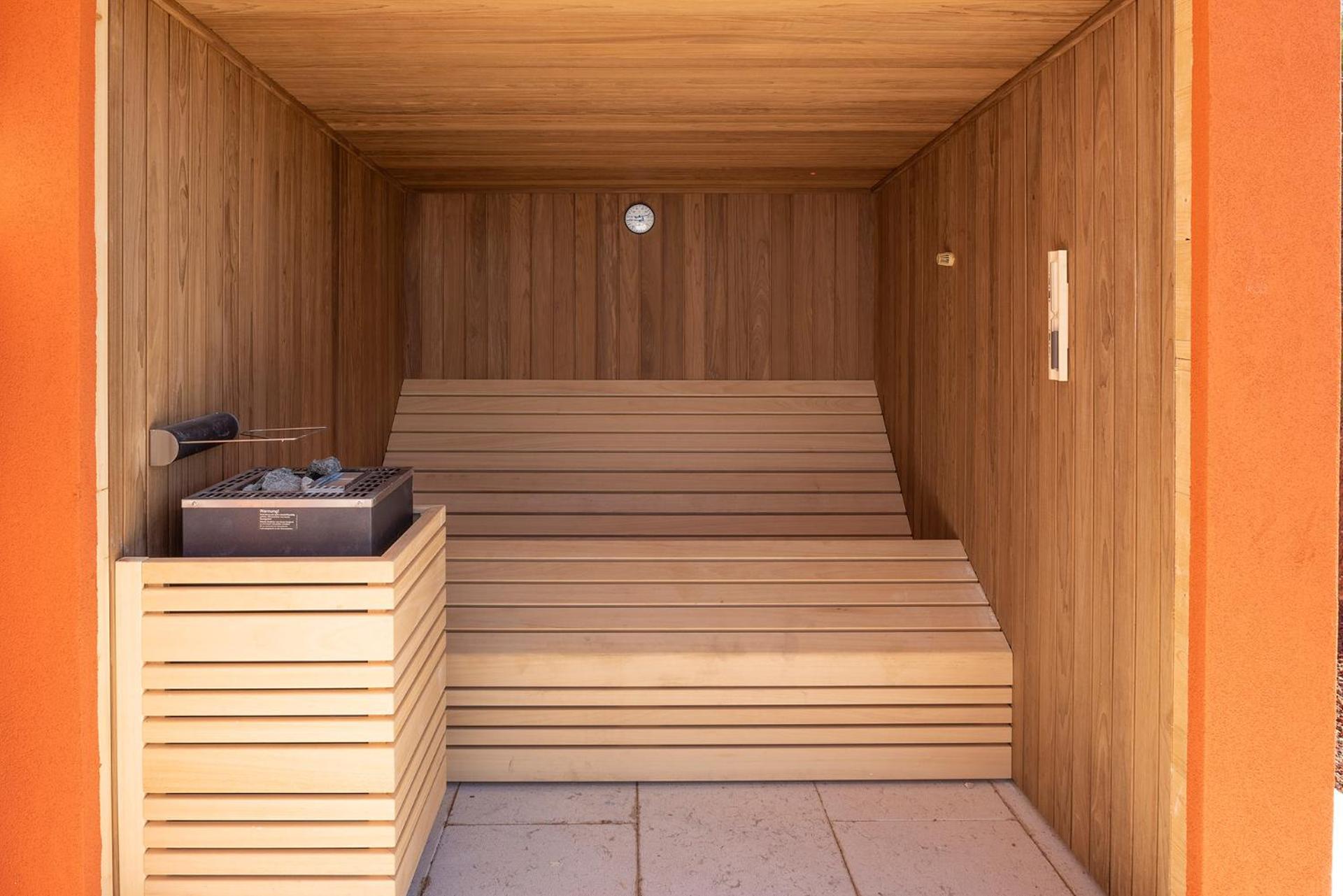 Suite with Sauna and Infinity Pool