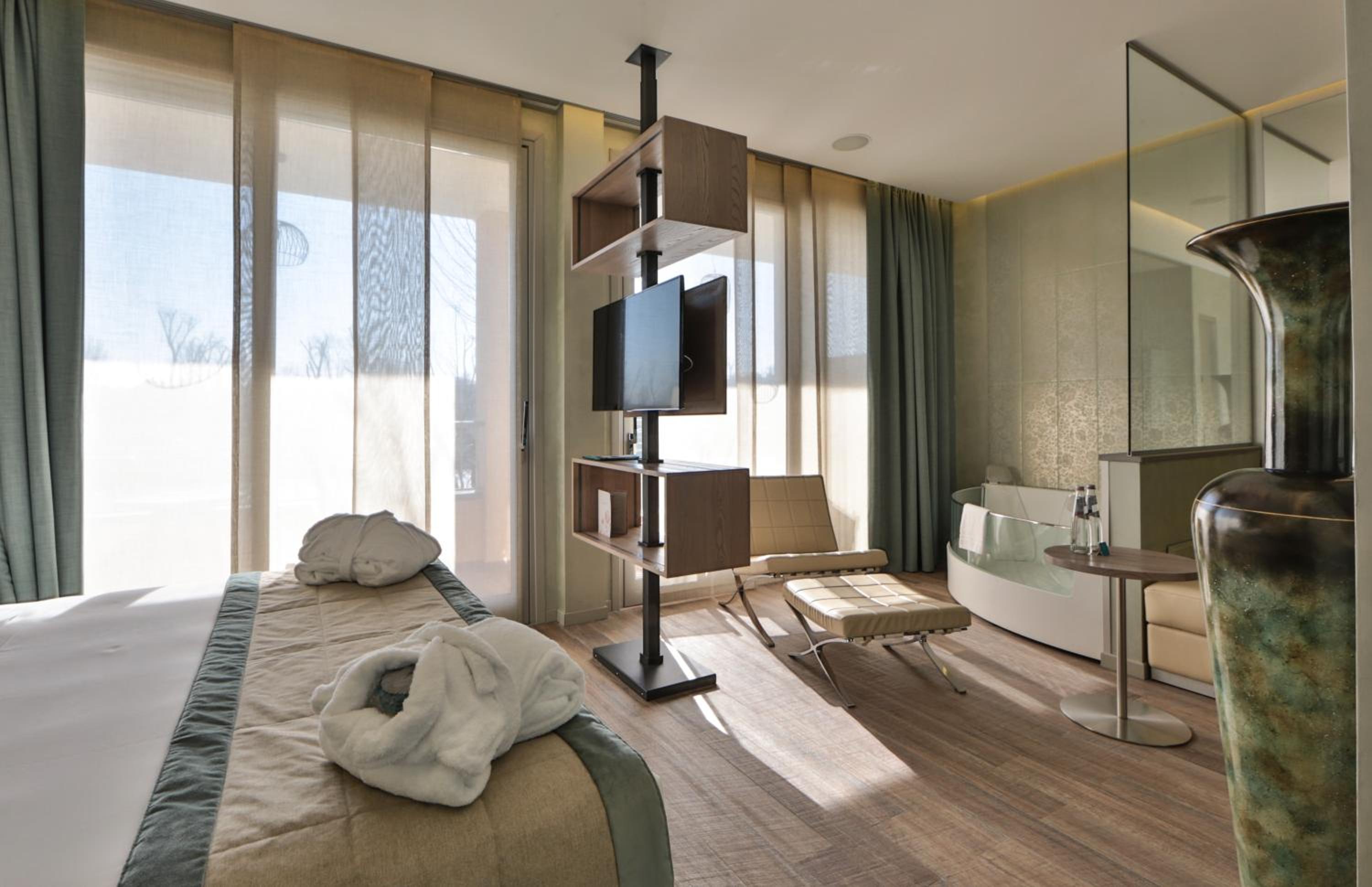 Junior Suite with Balcony and River View