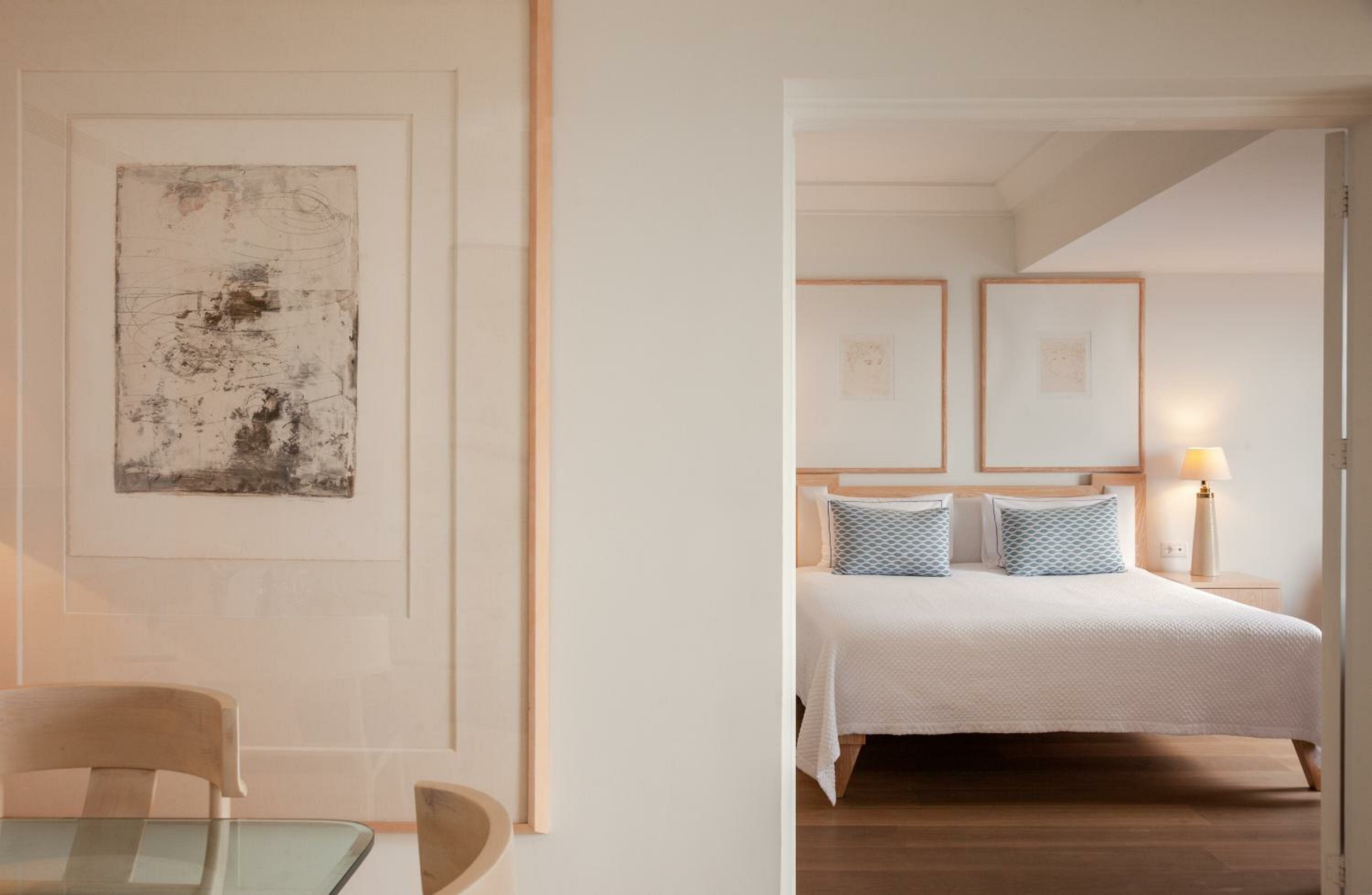 One Bedroom Sea View Deluxe Suite