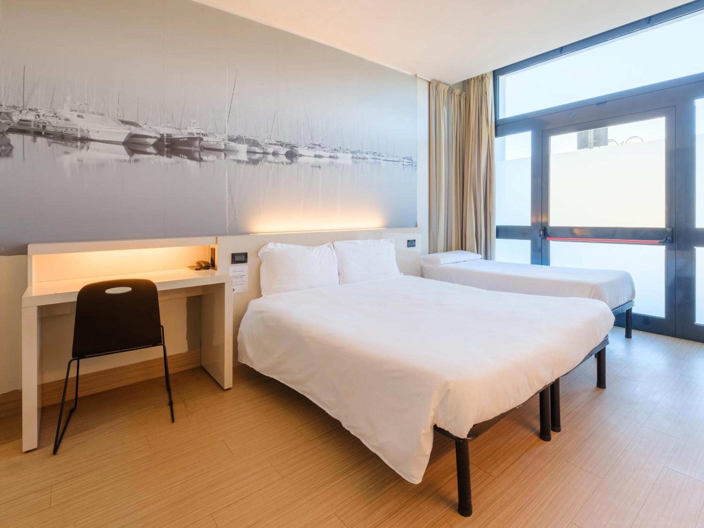 Economy Triple Room