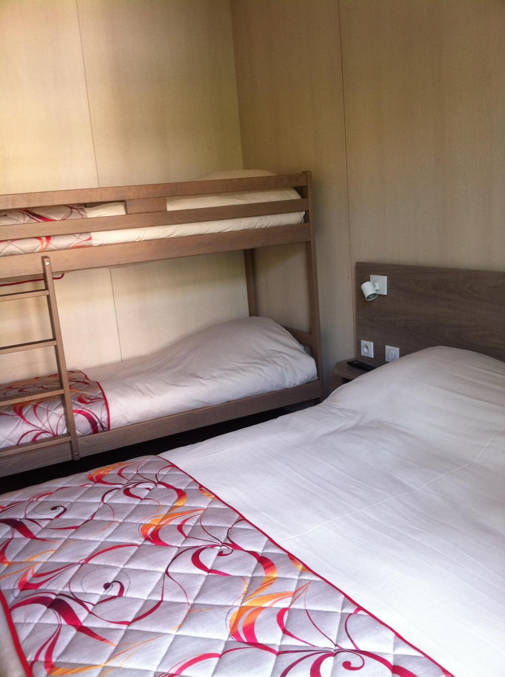 Family Room (2 Adults + 2 Children)