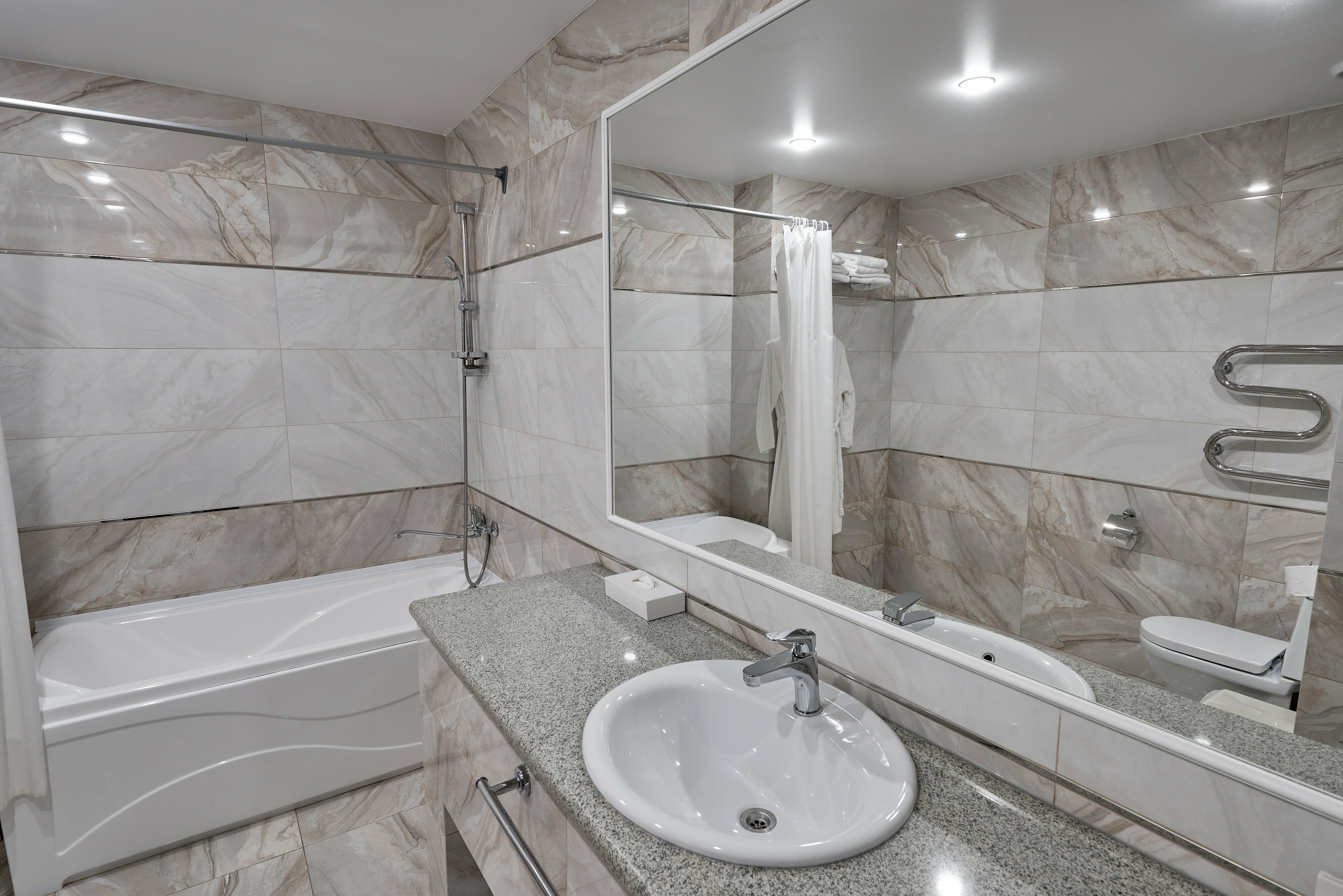 Улучшенный номер первой категории с двуспальной кроватью