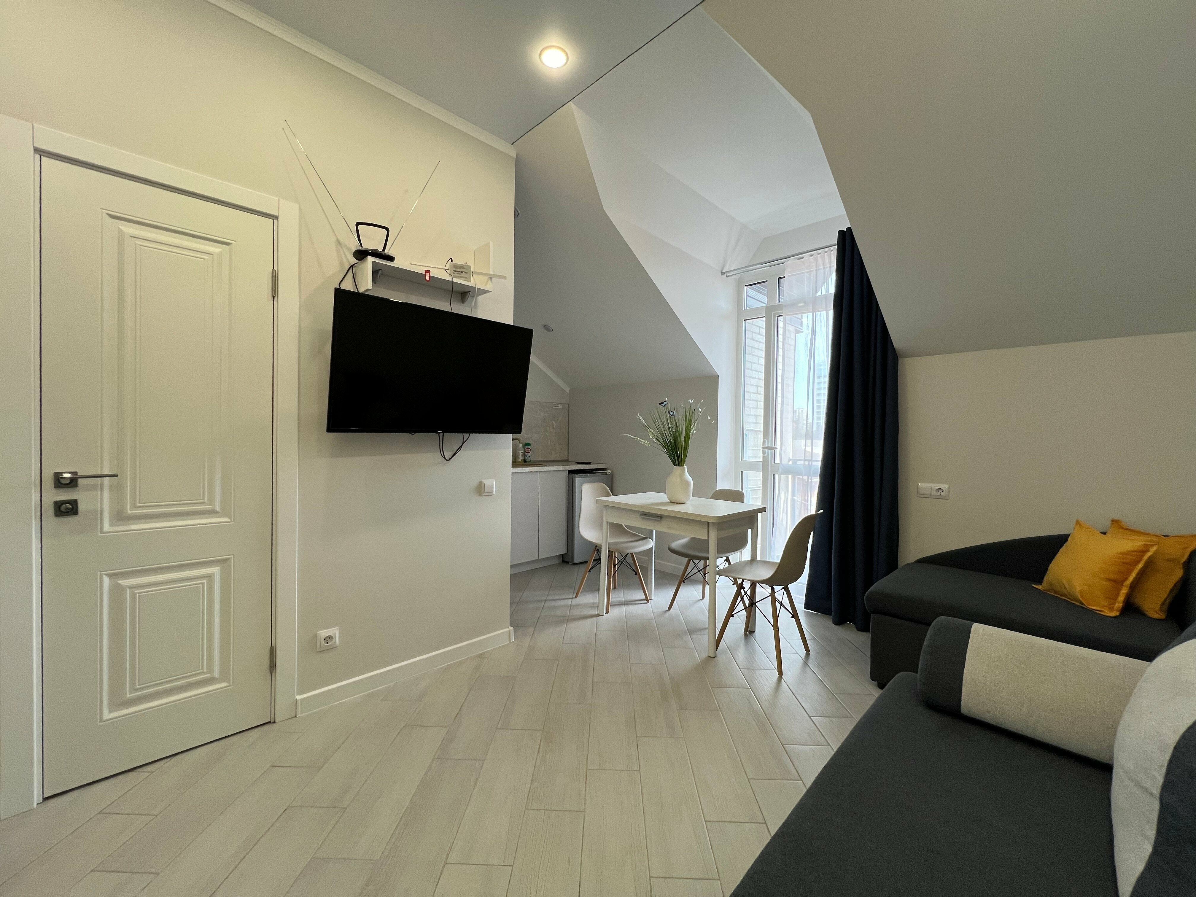 Трехместный номер с балконом