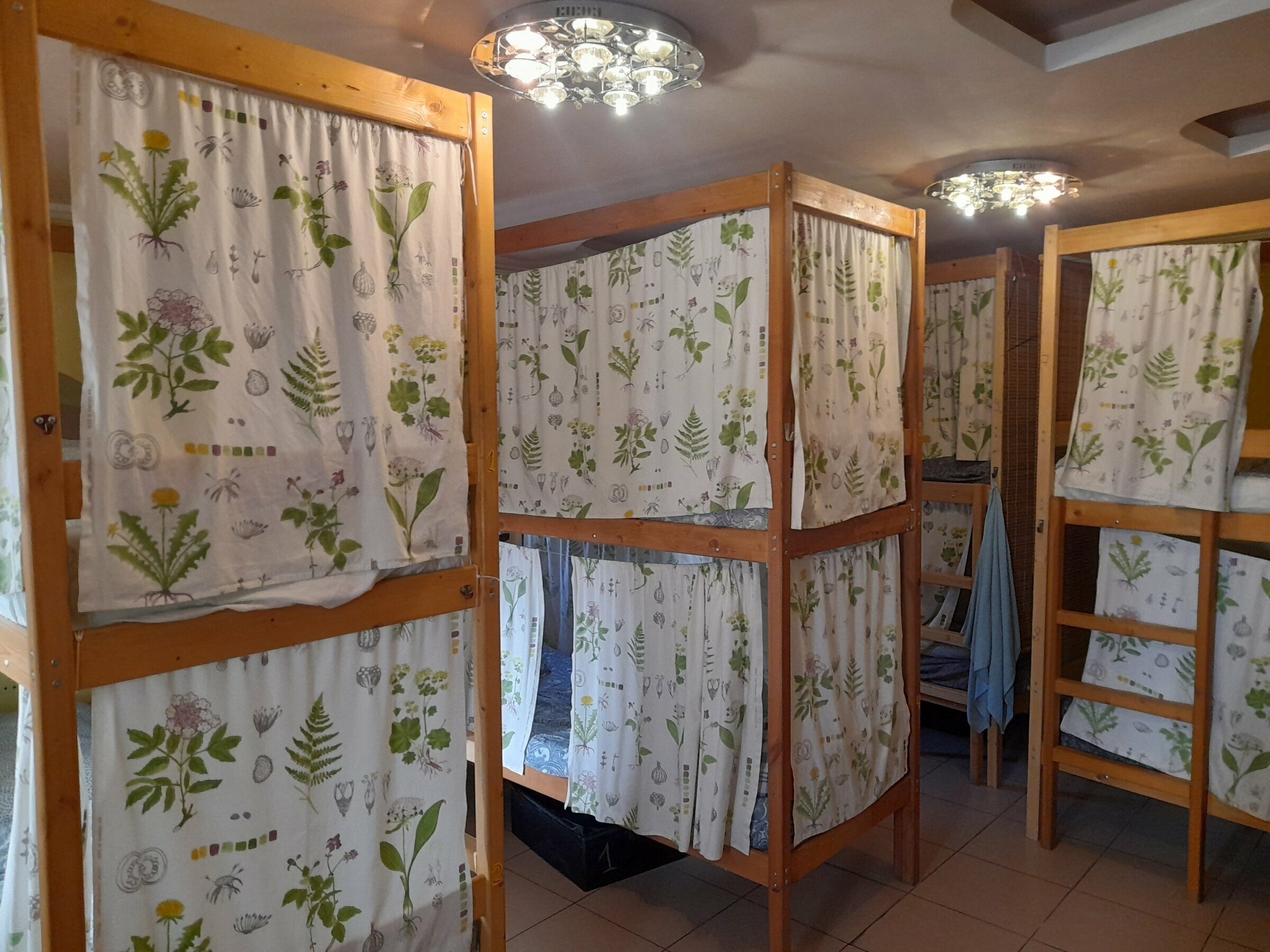 Спальное место в мужской  10-ти местной комнате №1. Корпус  "Свои-2"