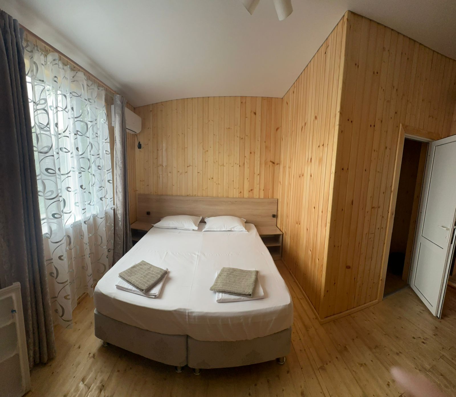 Большой двухместный номер с 1 кроватью