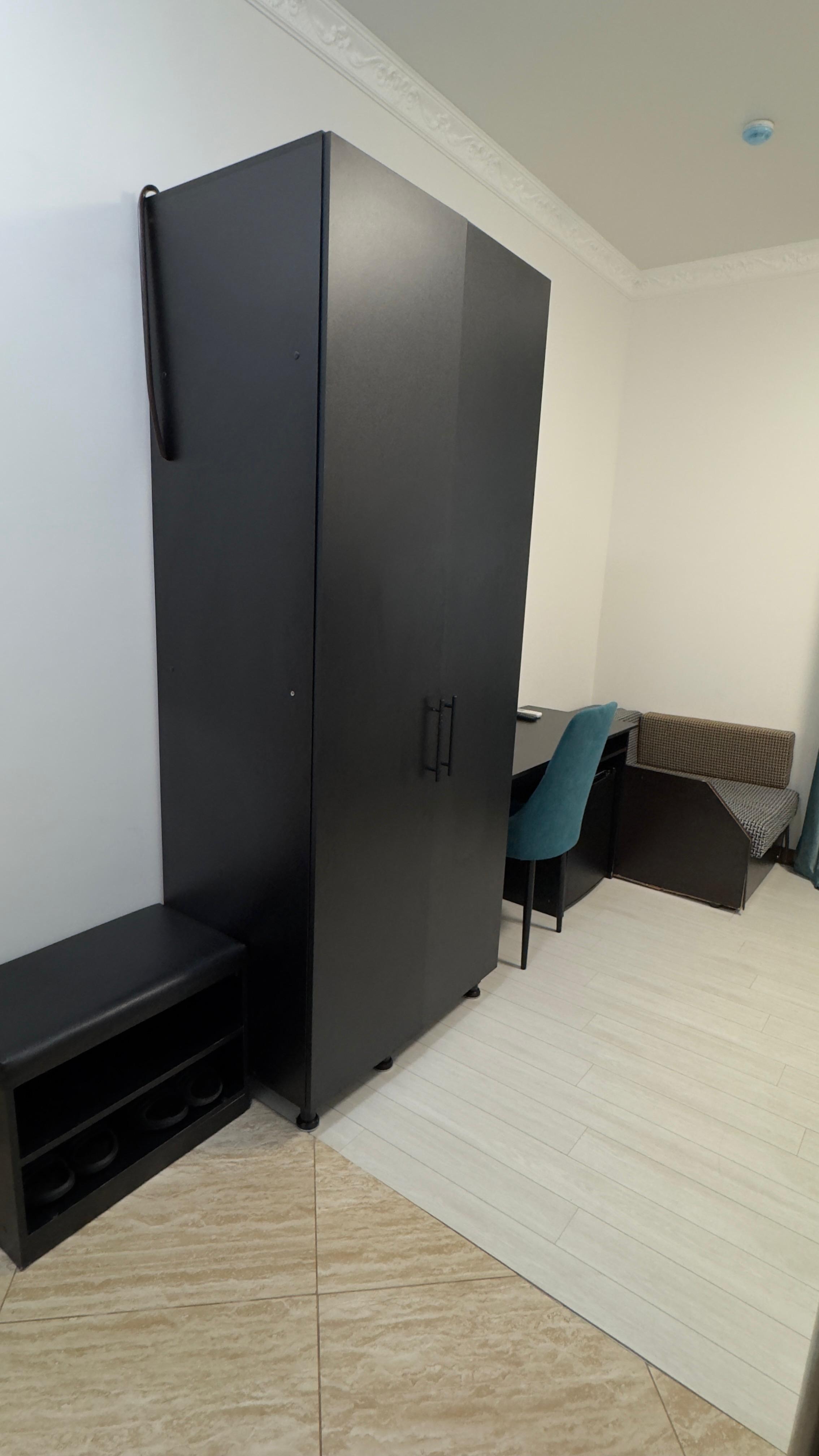 Стандартный двухместный номер с 2 отдельными кроватями и общей ванной комнатой