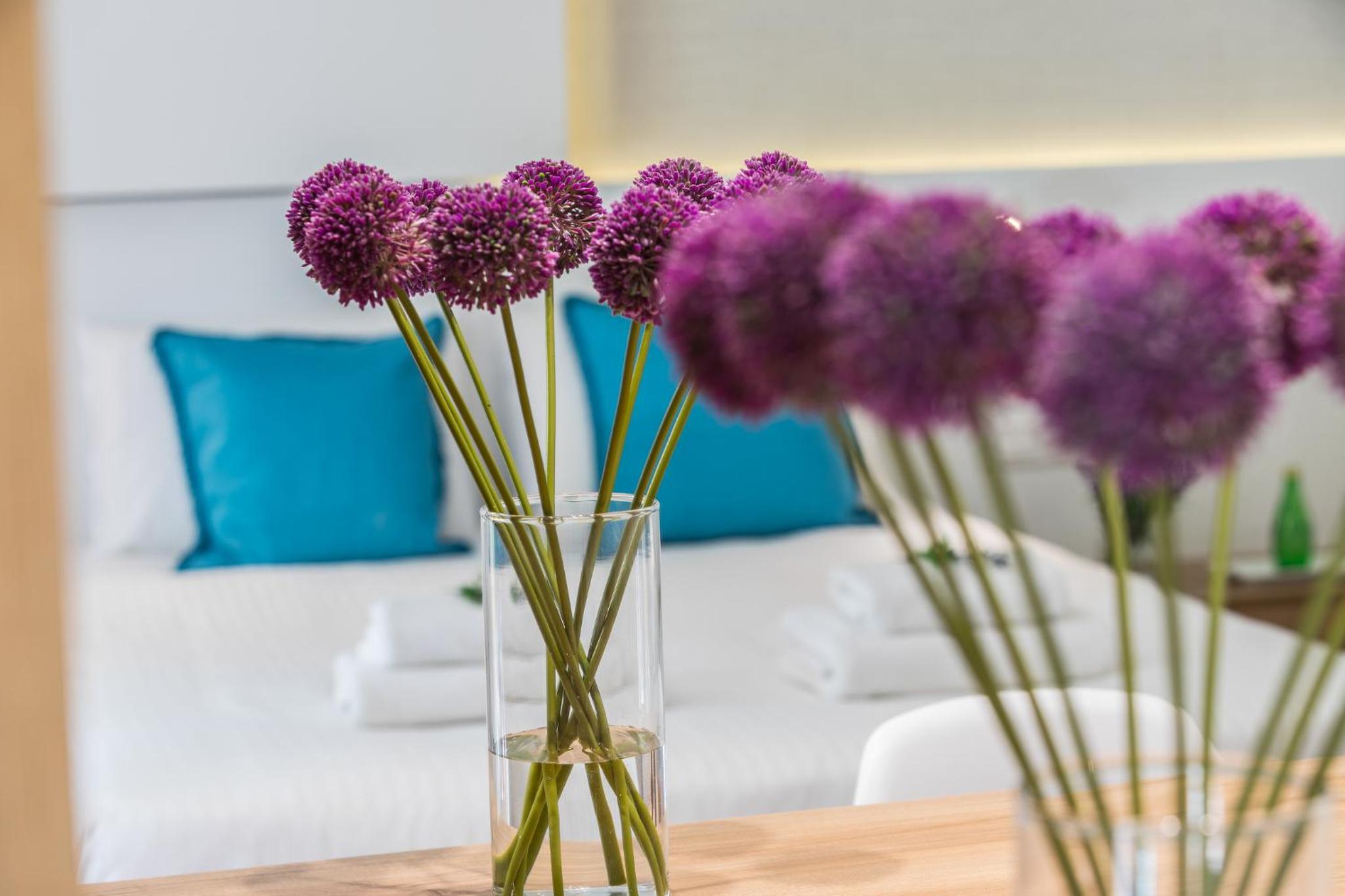 Superior One-Bedroom Suite with Garden View