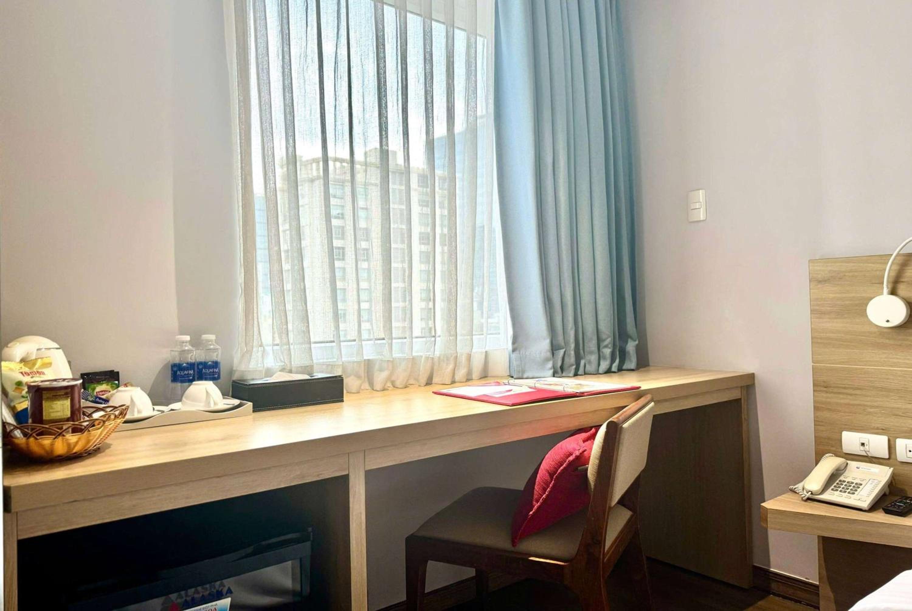 Premium Double Window Room