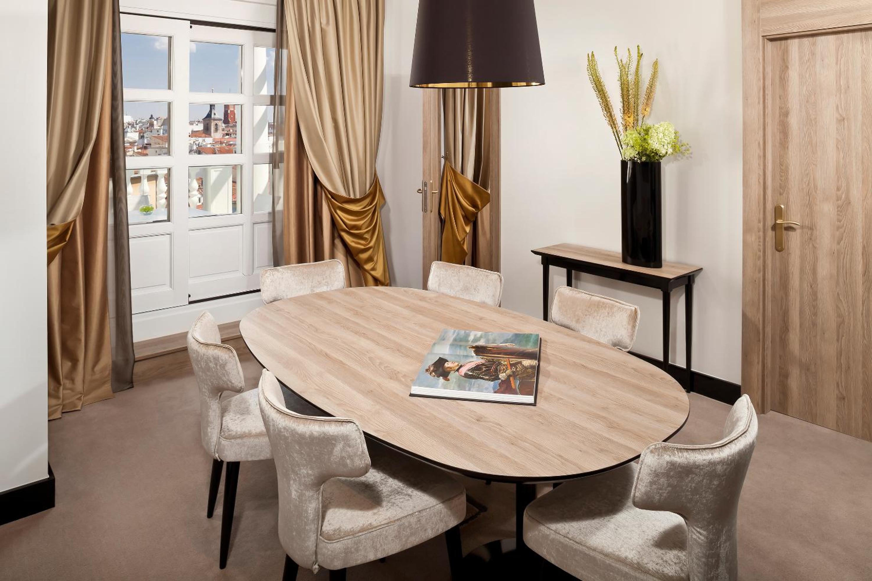 Margarita Presidential Suite Red Level