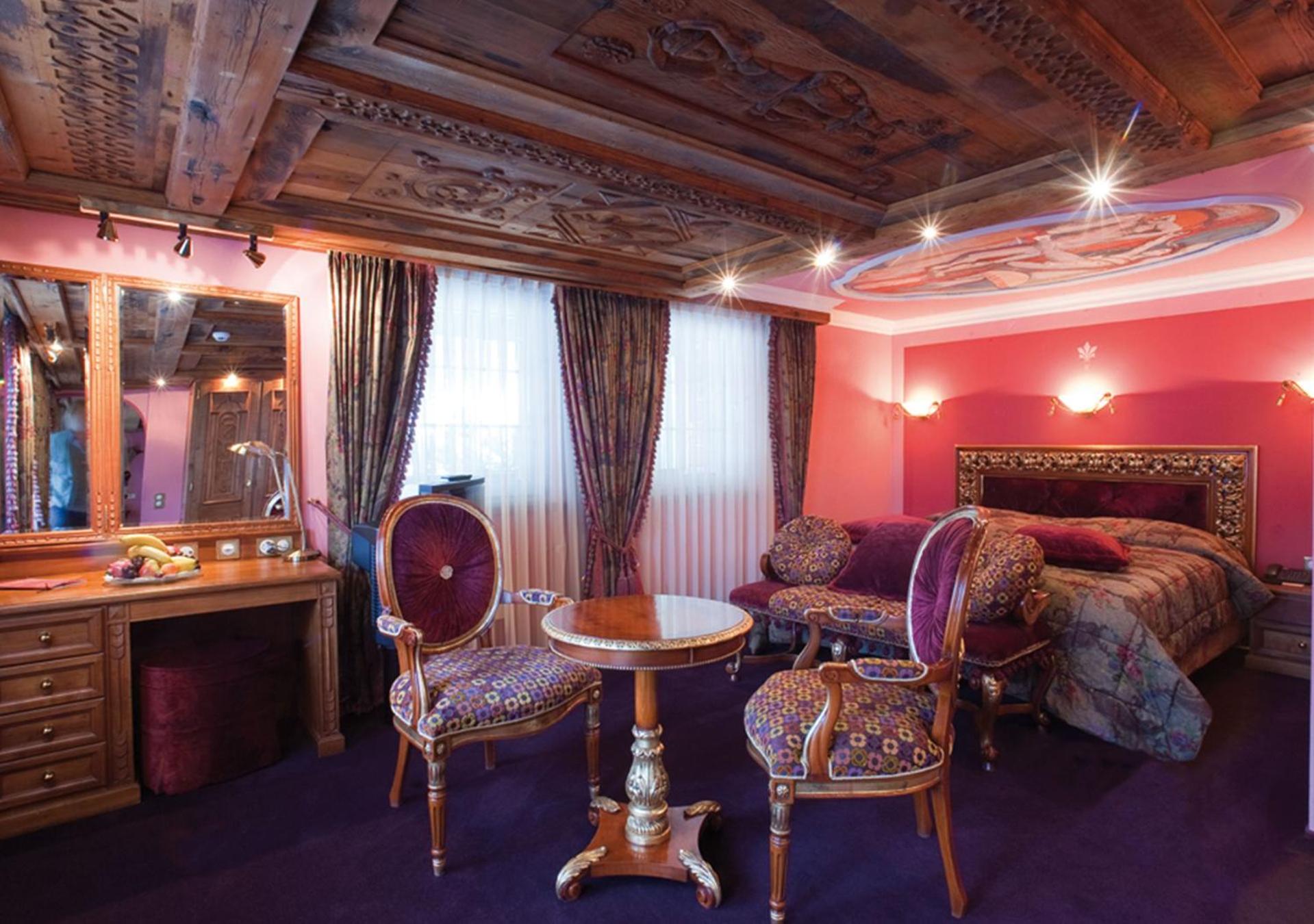Luxury Suite