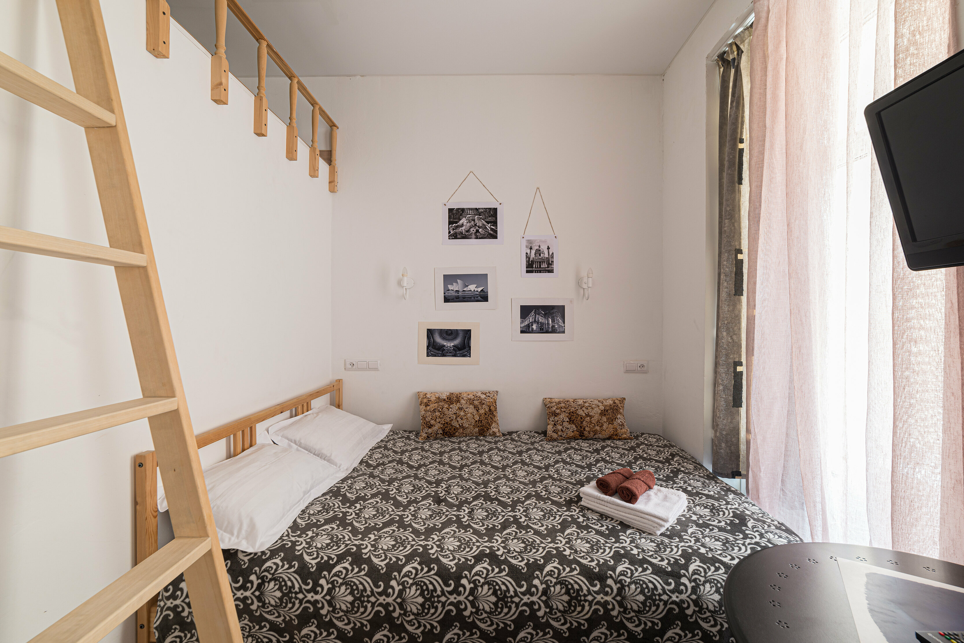 Трёхместный номер с санузлом и кухней