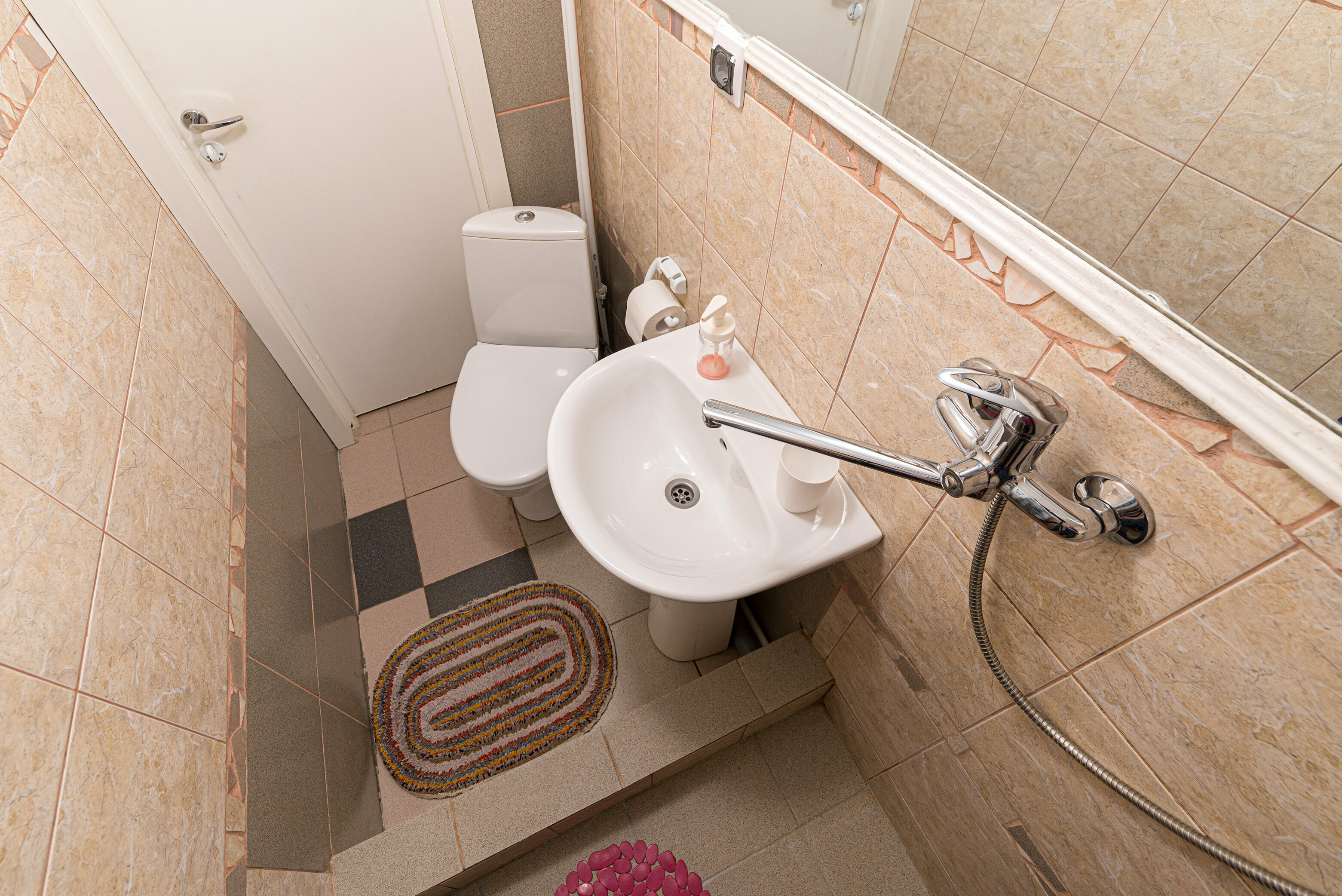 Трёхместный номер с санузлом и кухней