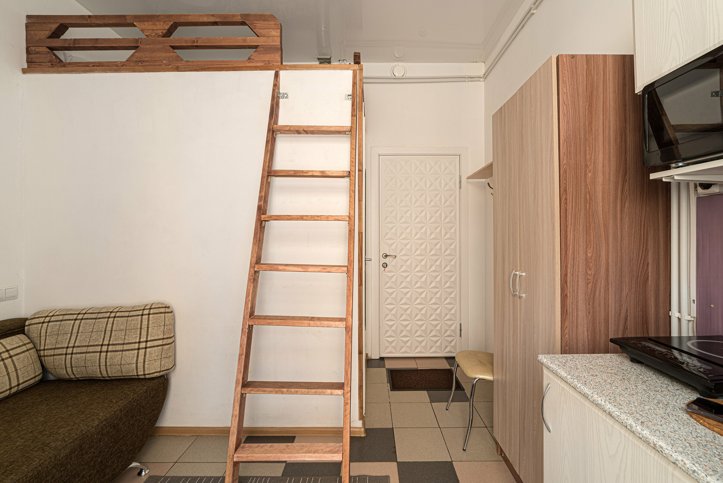 Трёхместный номер с санузлом и кухней