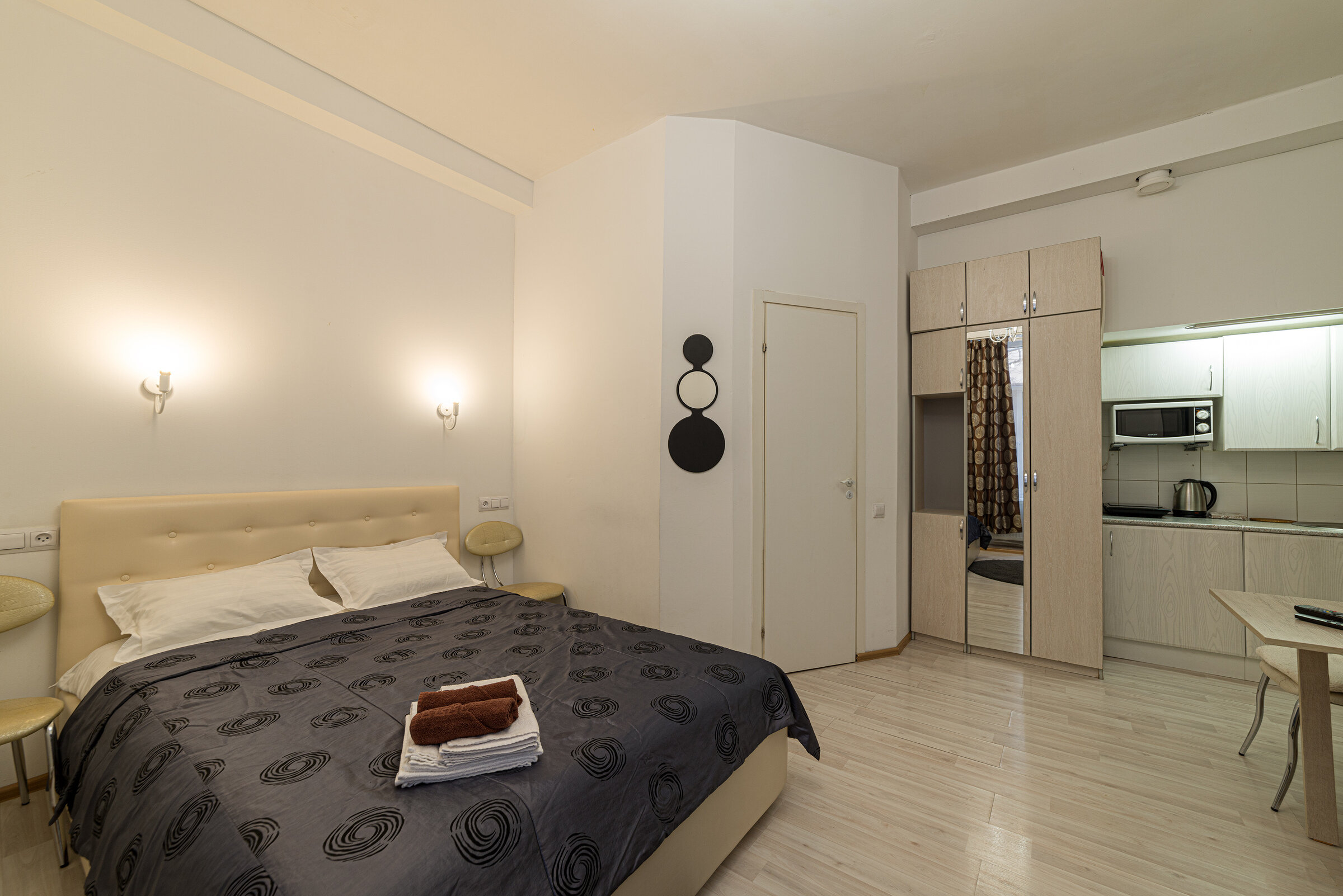 Четырёхместный номер с санузлом и кухней