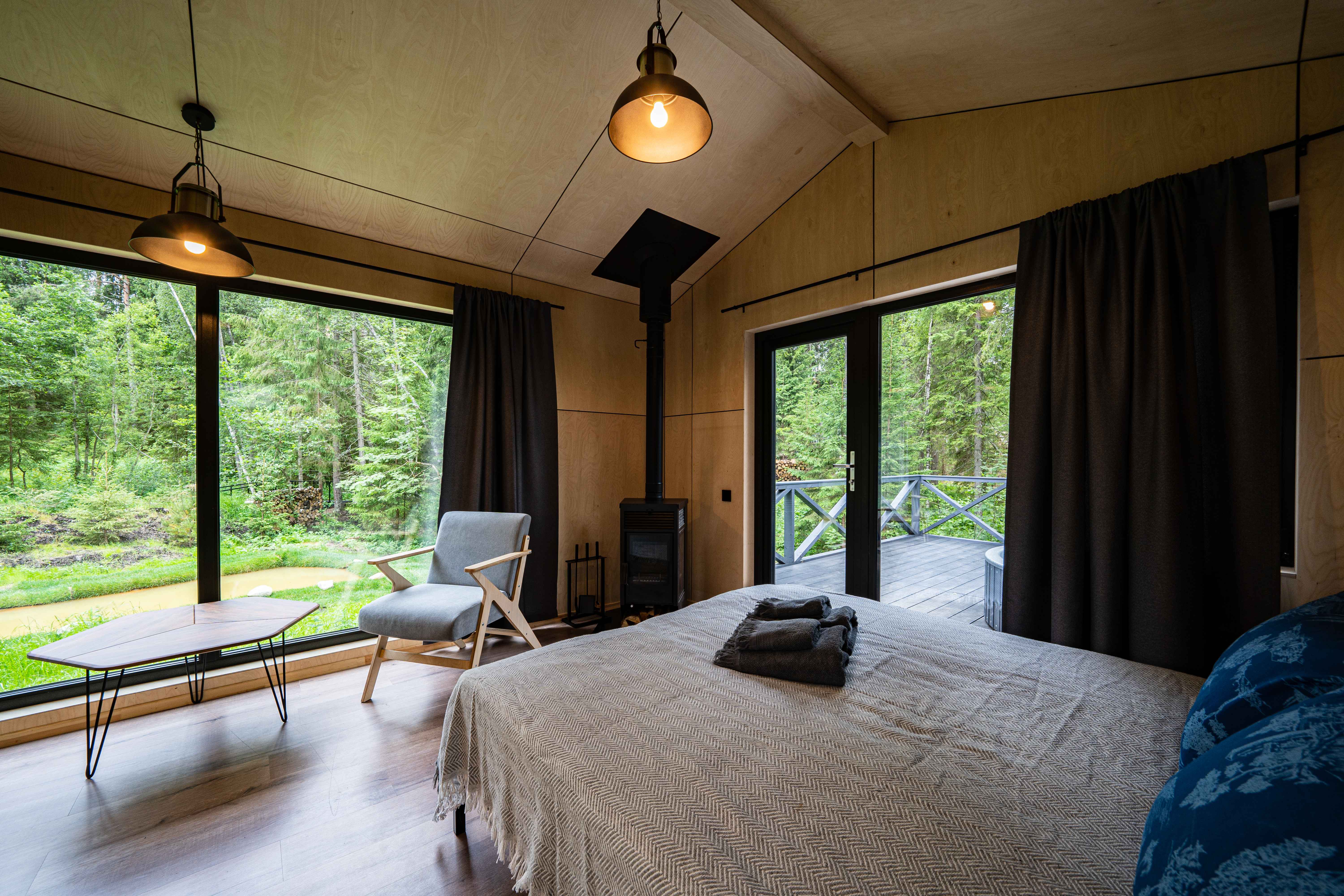 Коттедж №13 Заезд: 15:00 Выезд: 13:00