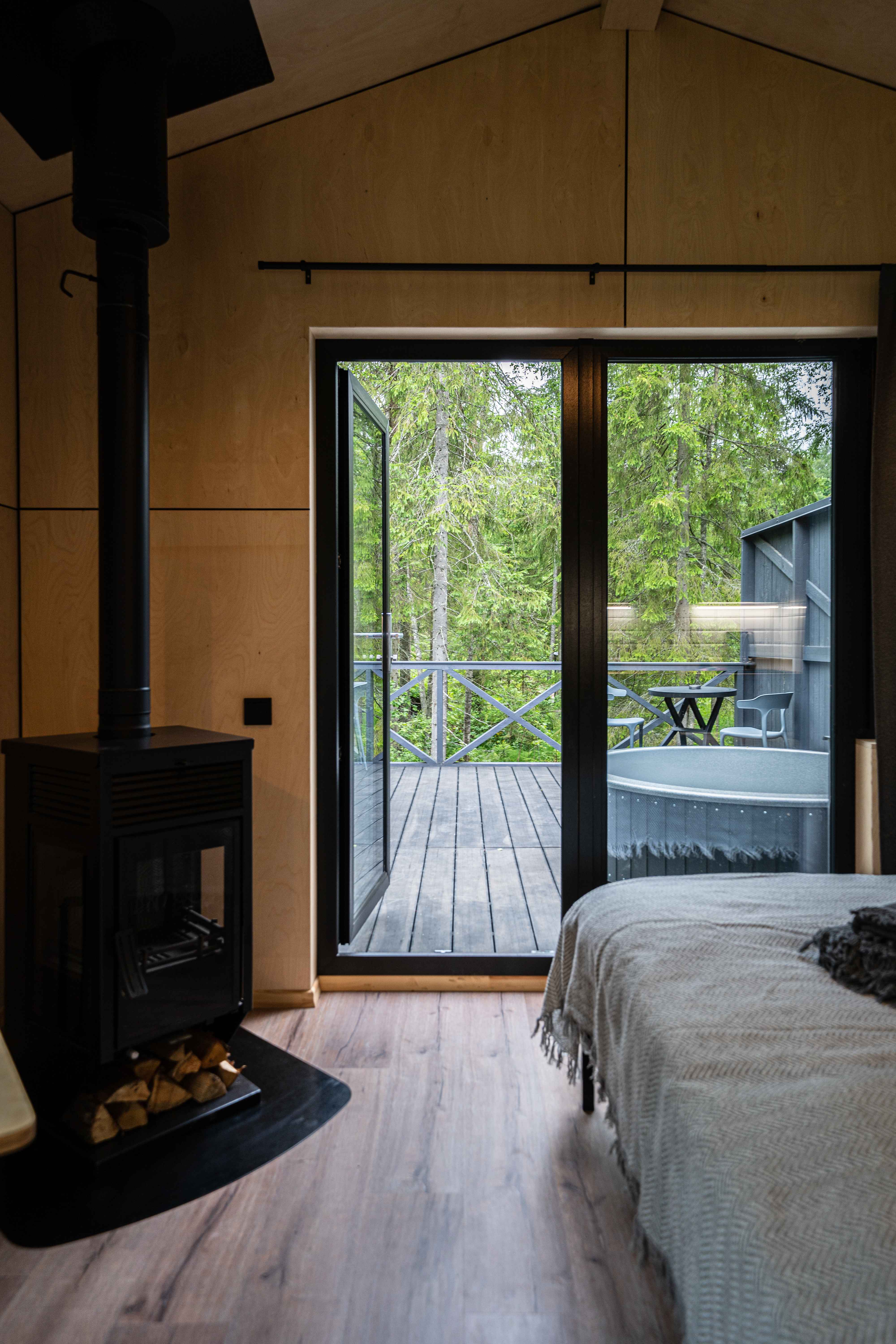 Коттедж №13 Заезд: 15:00 Выезд: 13:00