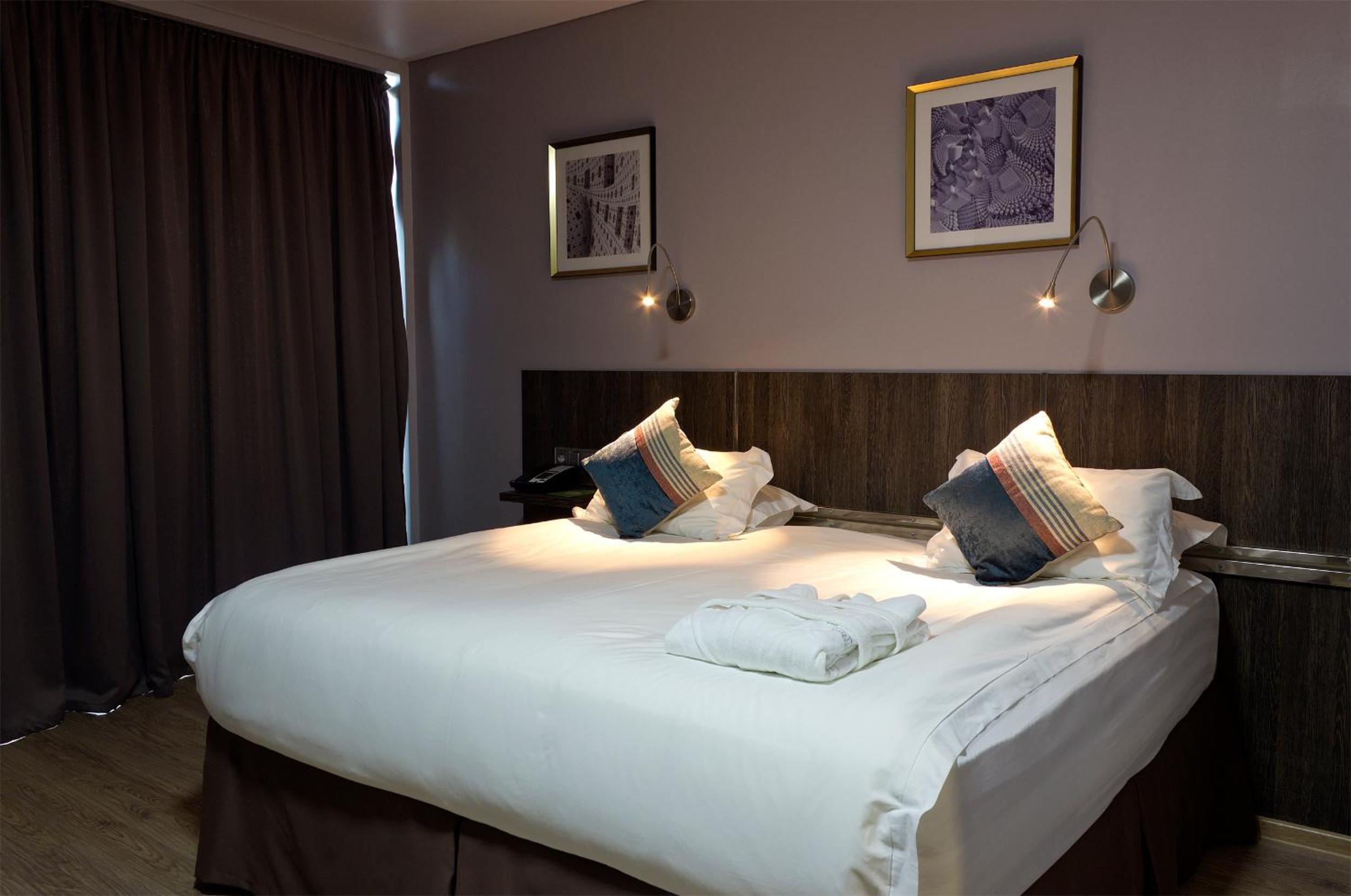 Superior Deluxe Double or Twin Room 