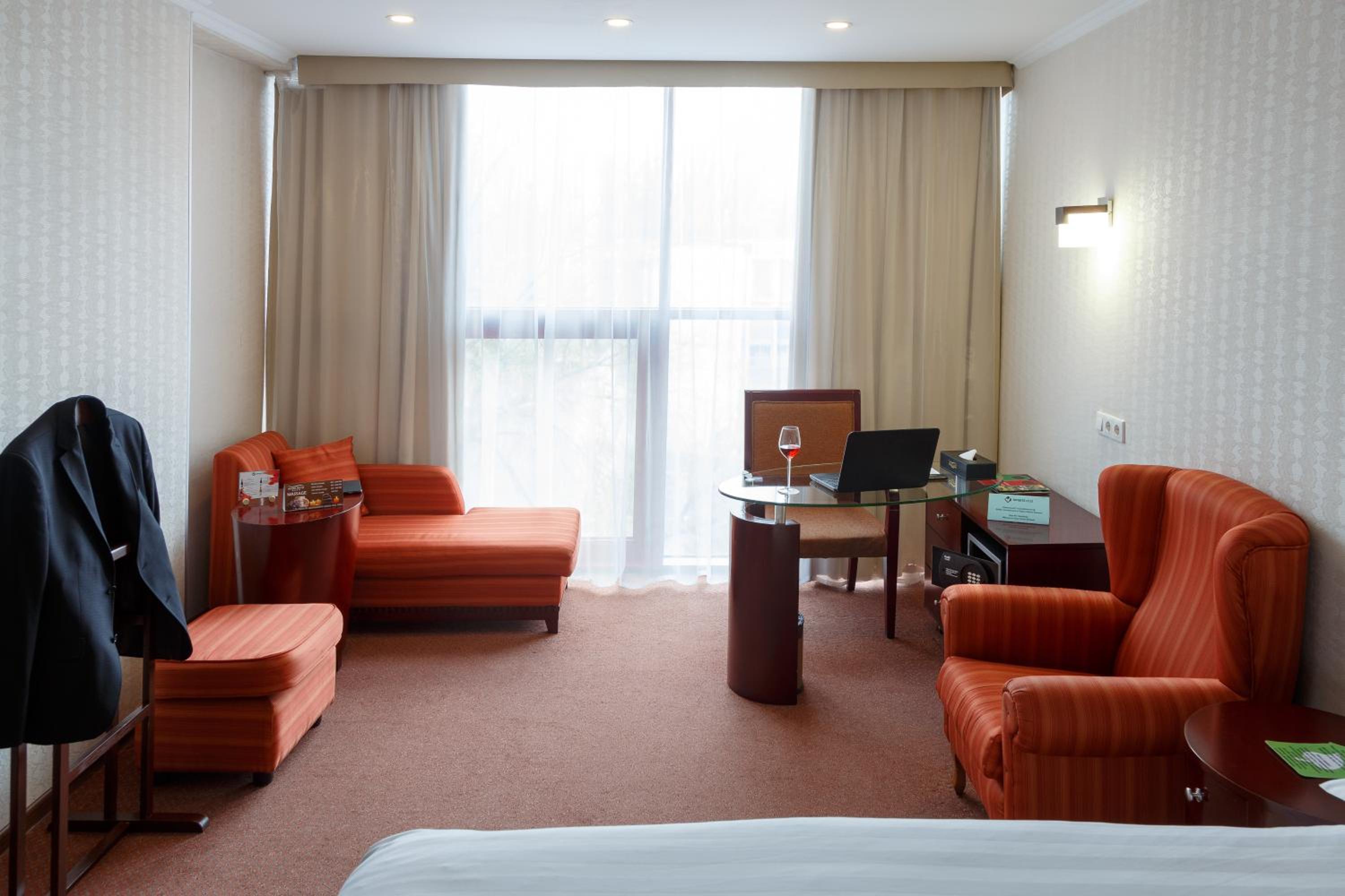 Superior Deluxe Double or Twin Room 